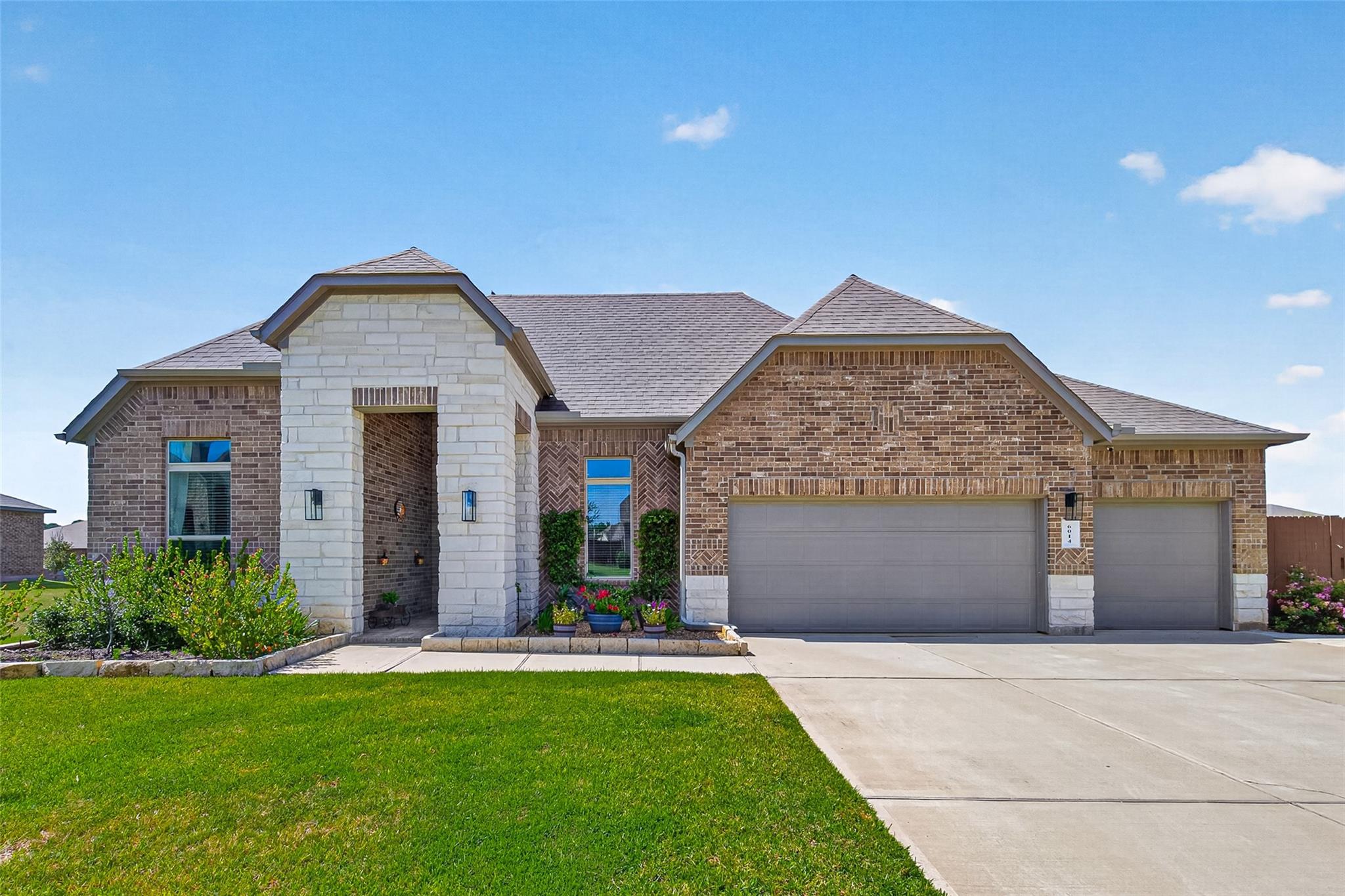 6014 Henry Hamlet Dr, Conroe, TX 77304