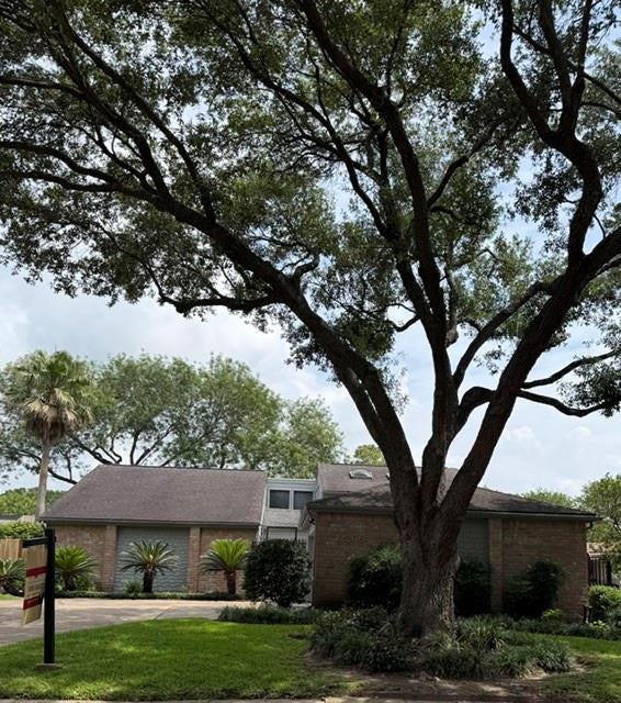12206 Burgoyne Dr, Houston, TX 77077 photo