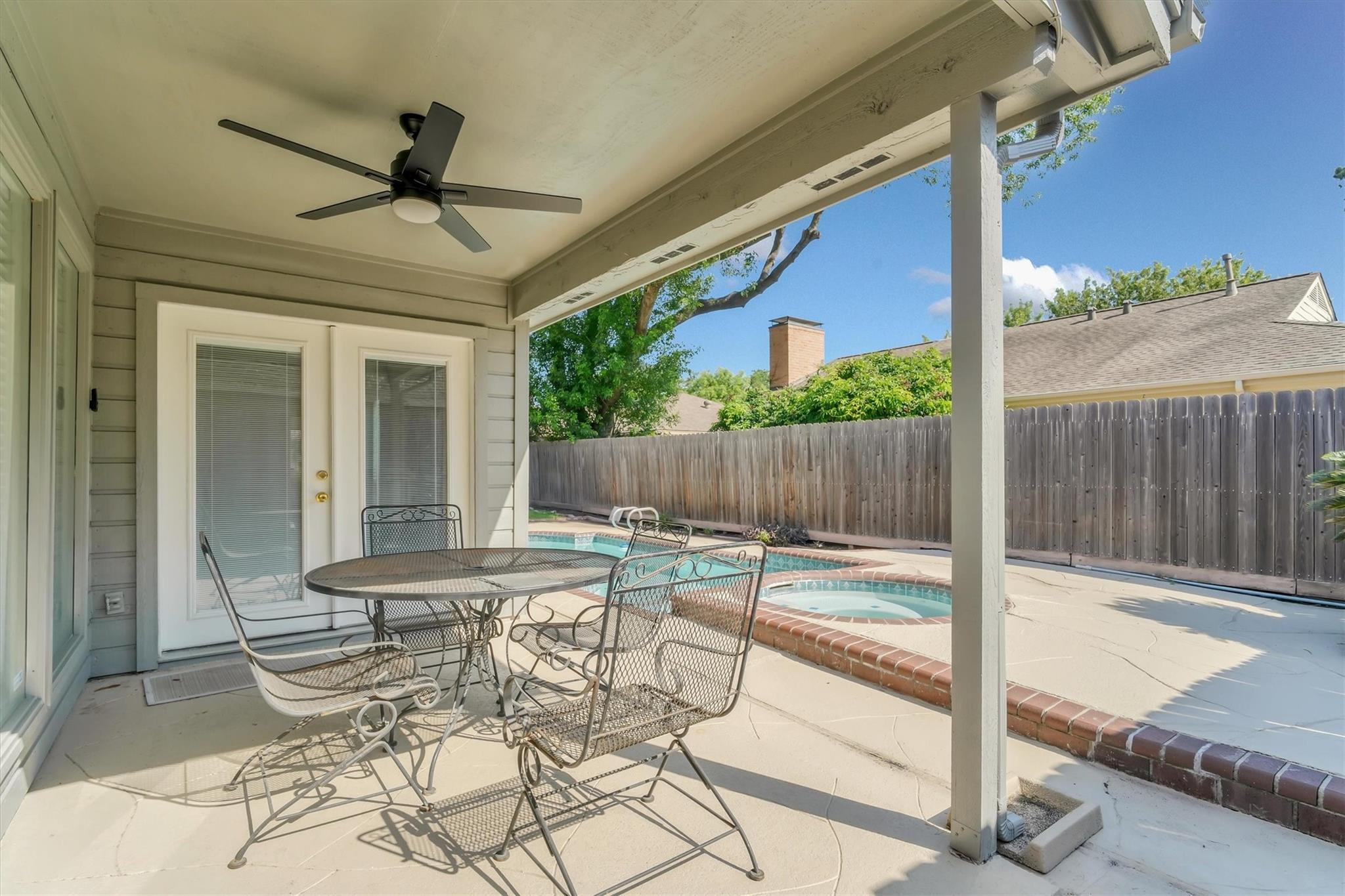 12206 Burgoyne Dr, Houston, TX 77077 photo