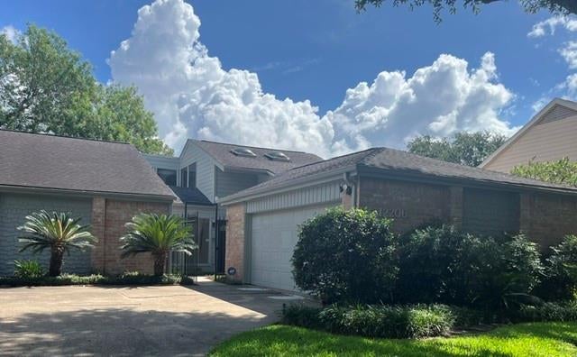 12206 Burgoyne Dr, Houston, TX 77077