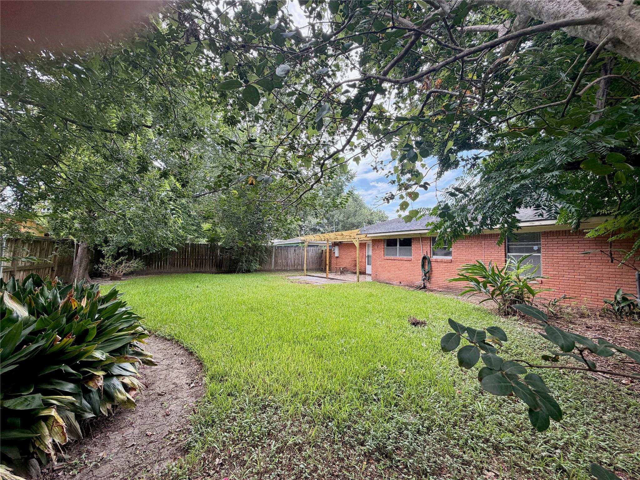 6131 Indigo St, Houston, TX 77074 photo