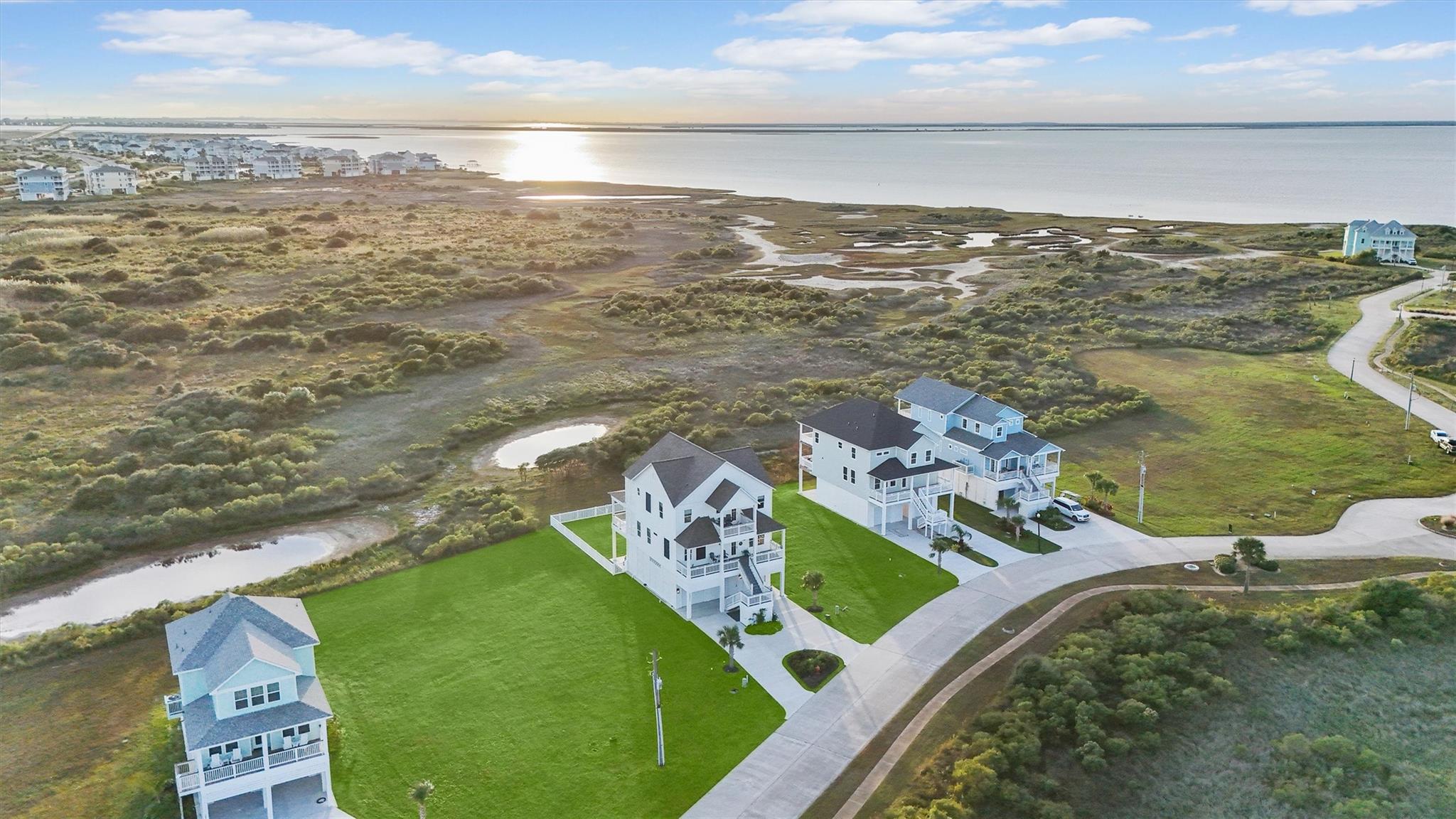 25935 Bay Breeze Dr, Galveston, TX 77554 photo