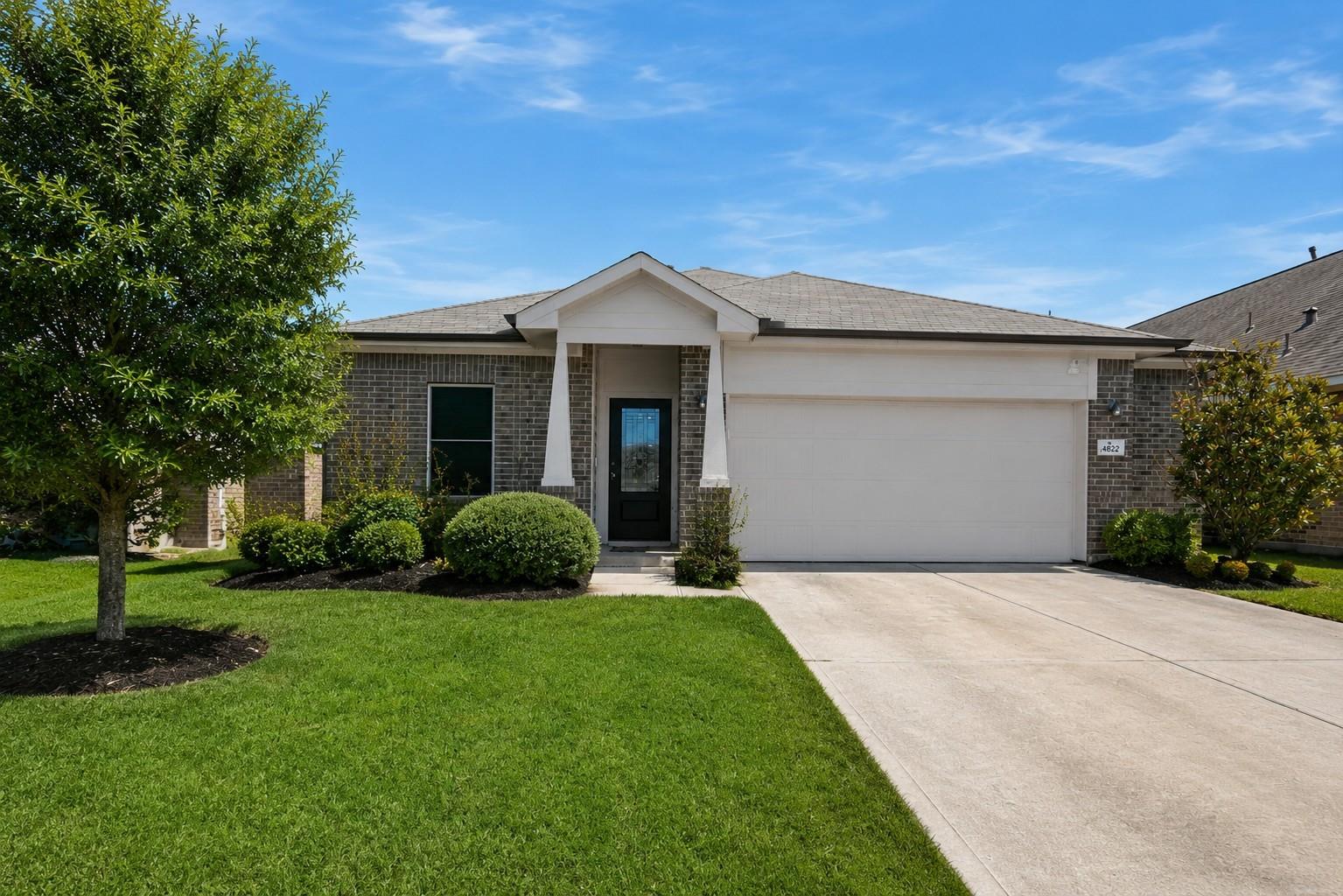 4822 Seaside Sparrow Ln, Baytown, TX 77521