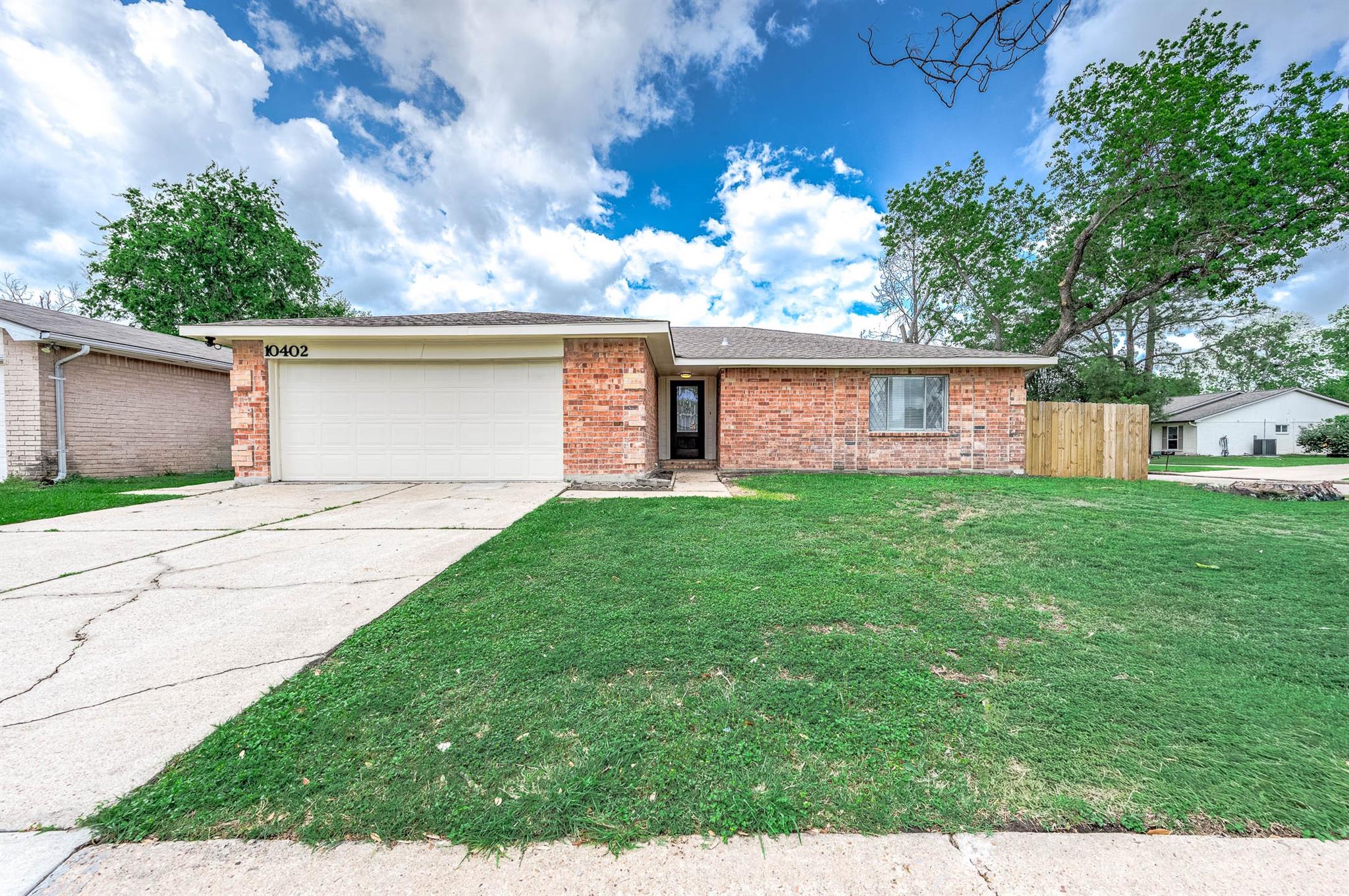 10402 Rancho Bernardo Ln, Sugar Land, TX 77498 photo