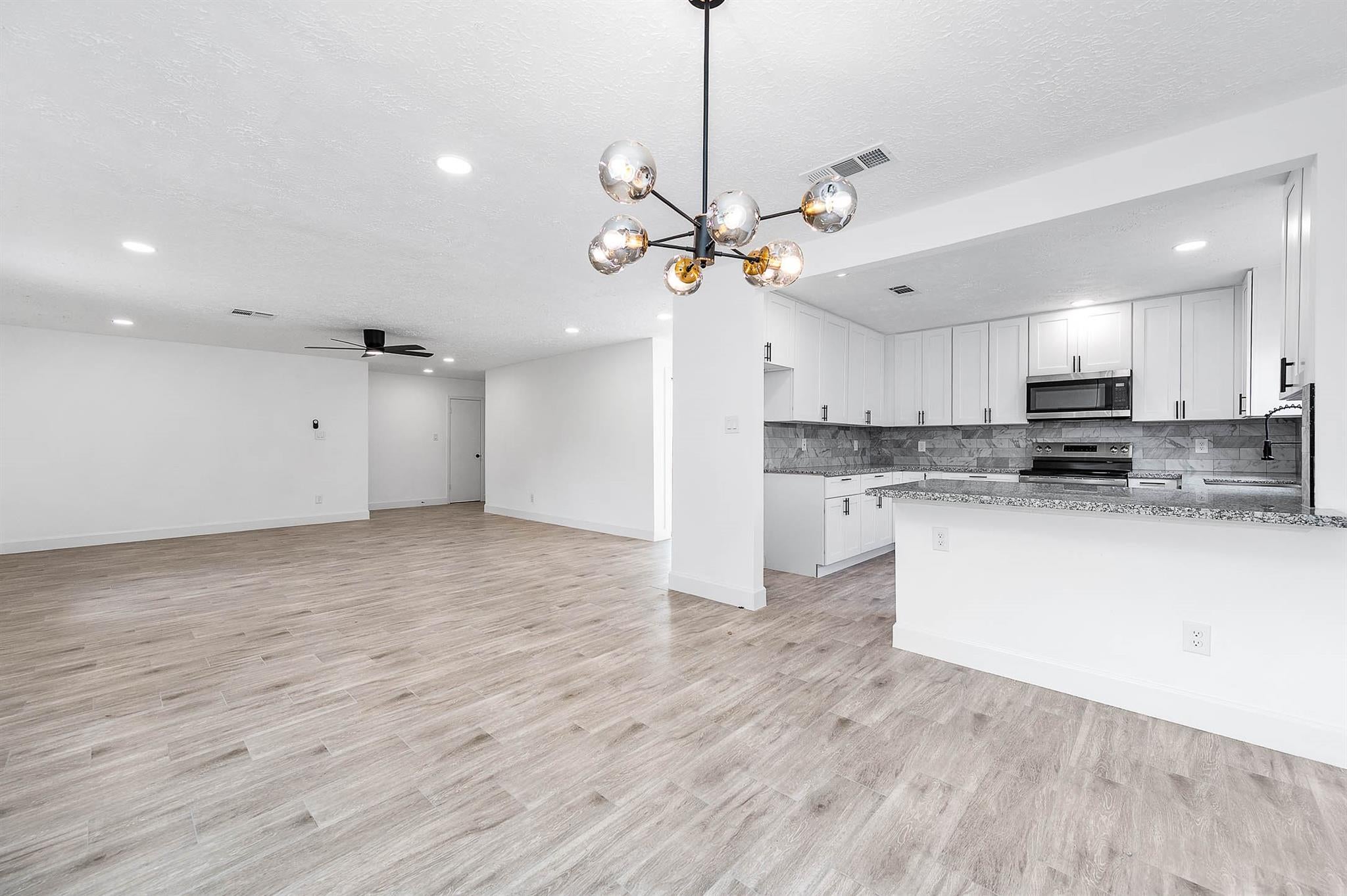 10402 Rancho Bernardo Ln, Sugar Land, TX 77498 photo