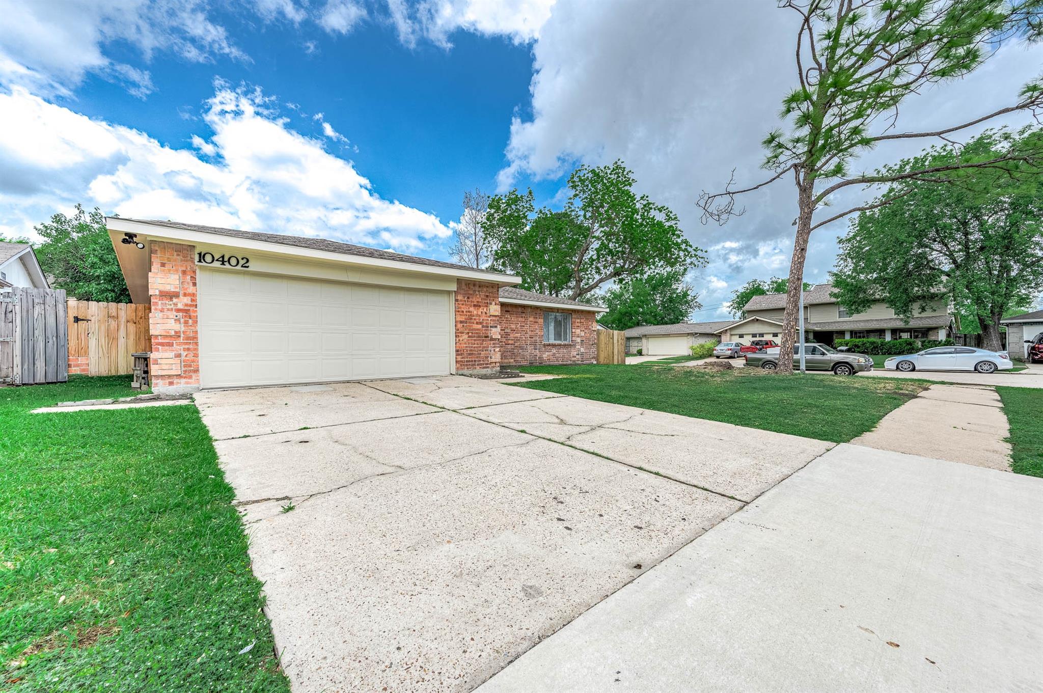10402 Rancho Bernardo Ln, Sugar Land, TX 77498 photo