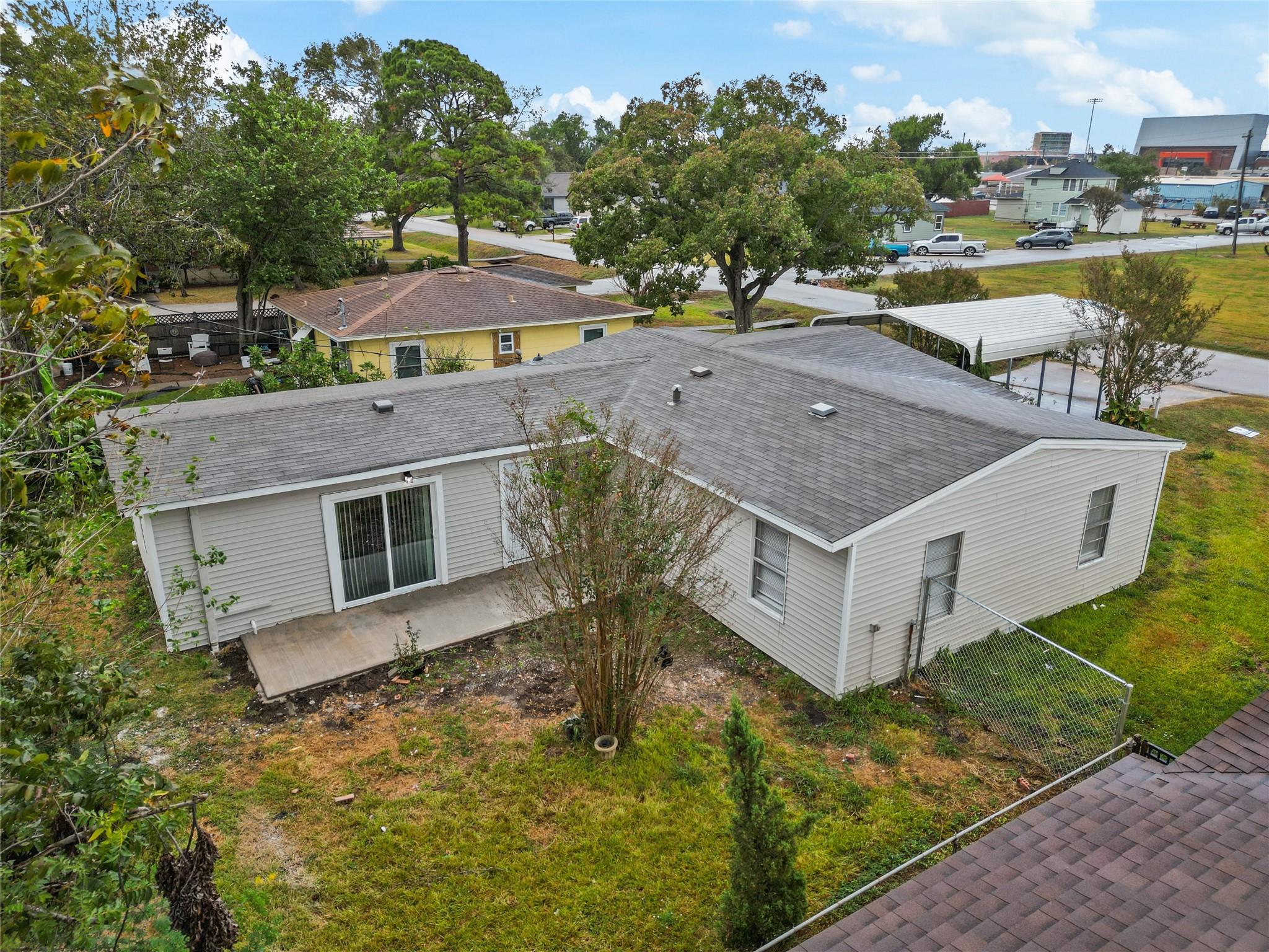 1004 2 St, La Porte, TX 77571