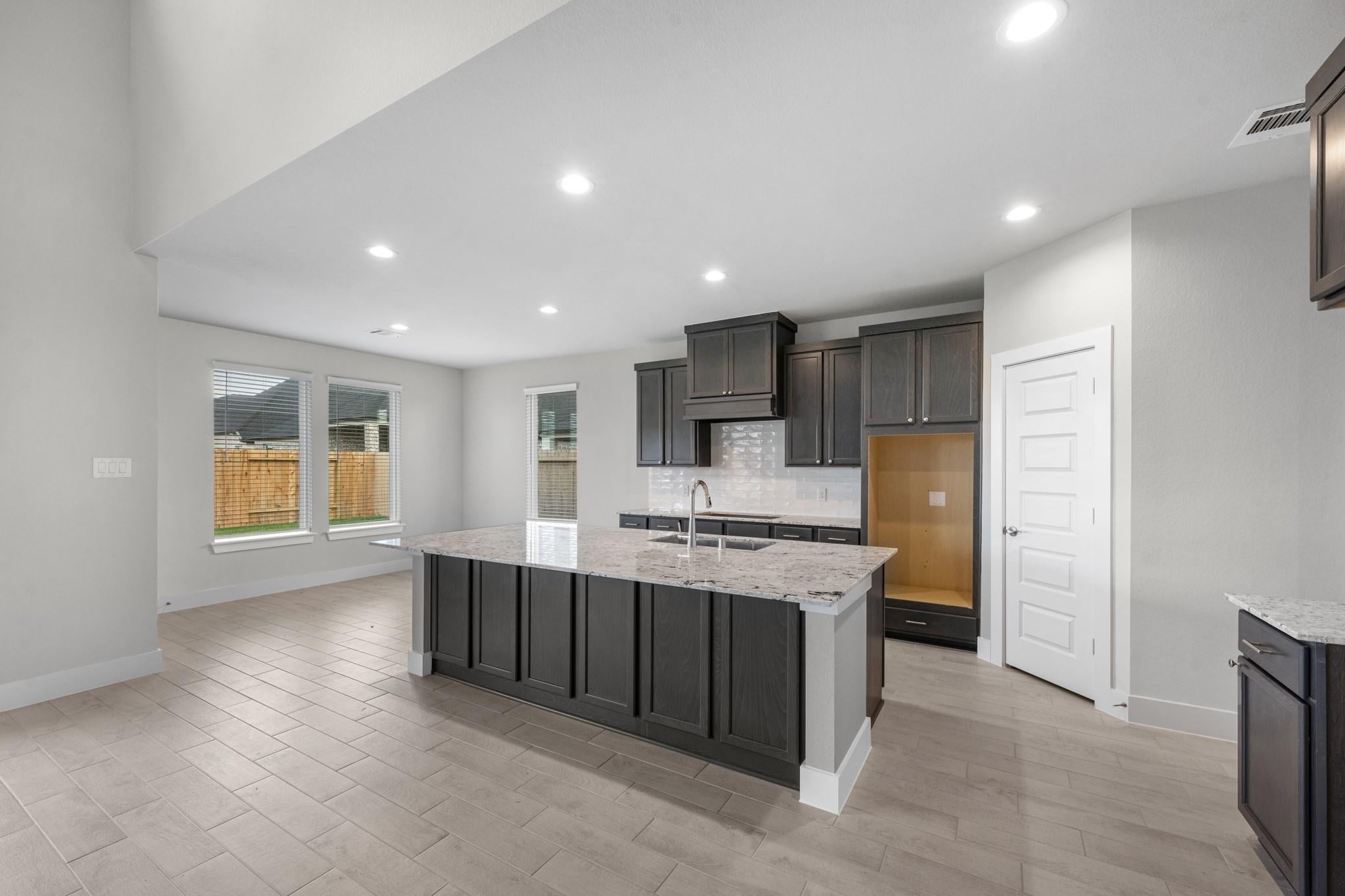 2930 Belle Tree Ln, Katy, TX 77493 photo