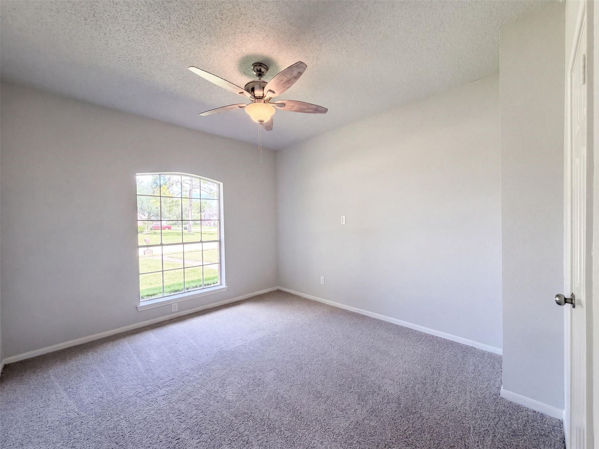 1102 Londonderry Ave, Friendswood, TX 77546 photo