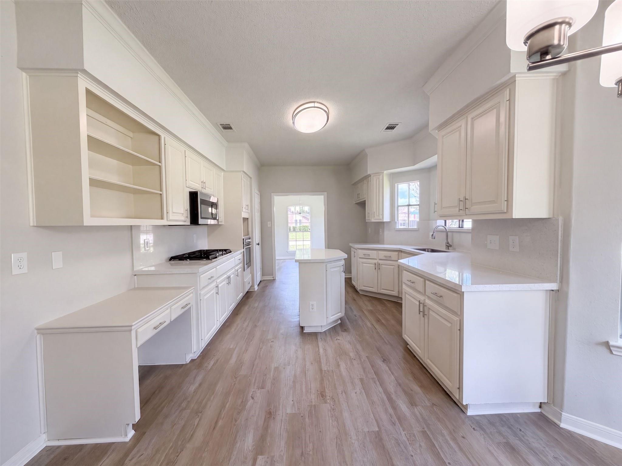 1102 Londonderry Ave, Friendswood, TX 77546 photo