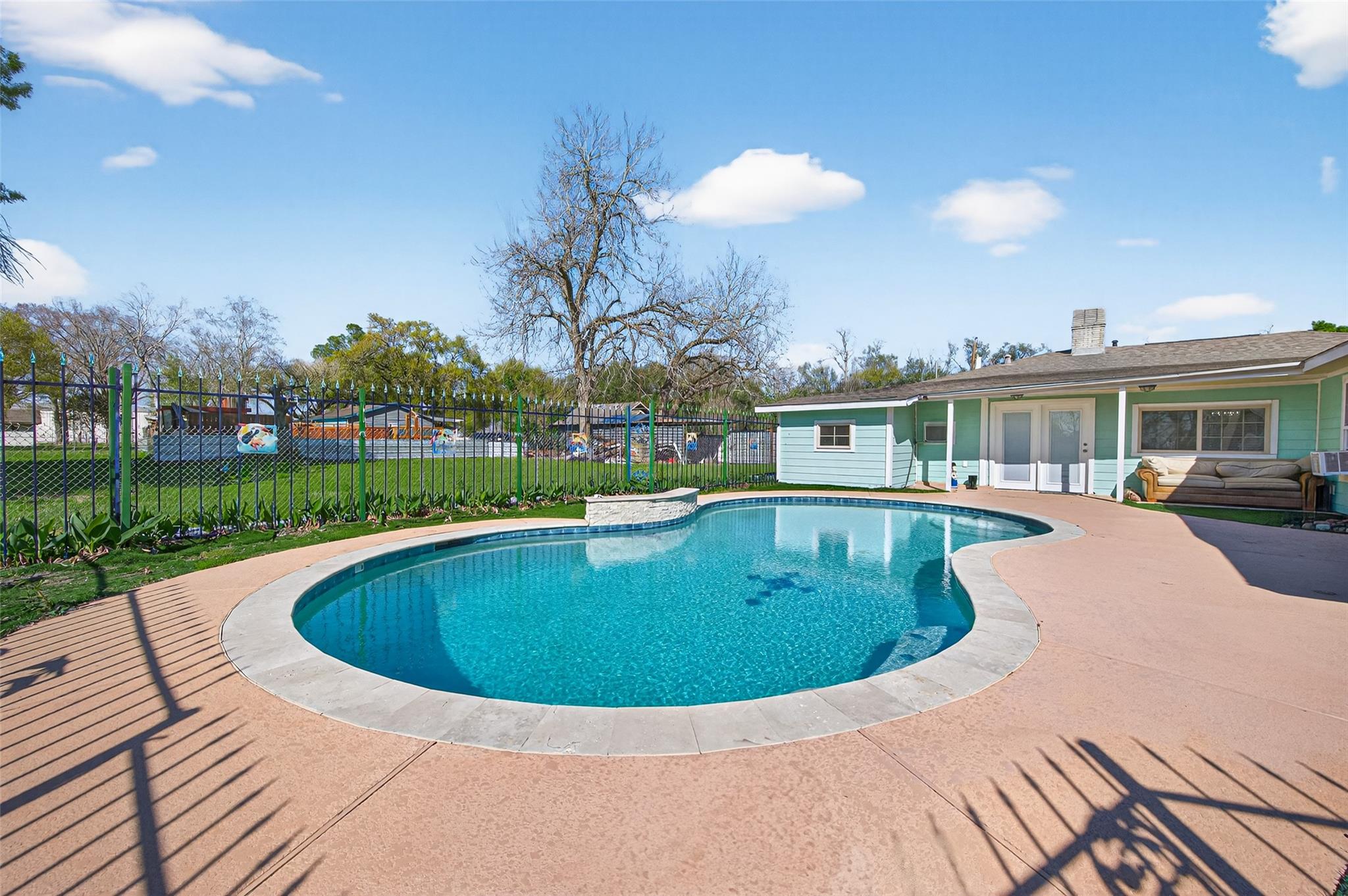 13902 Ambrose St, Houston, TX 77045