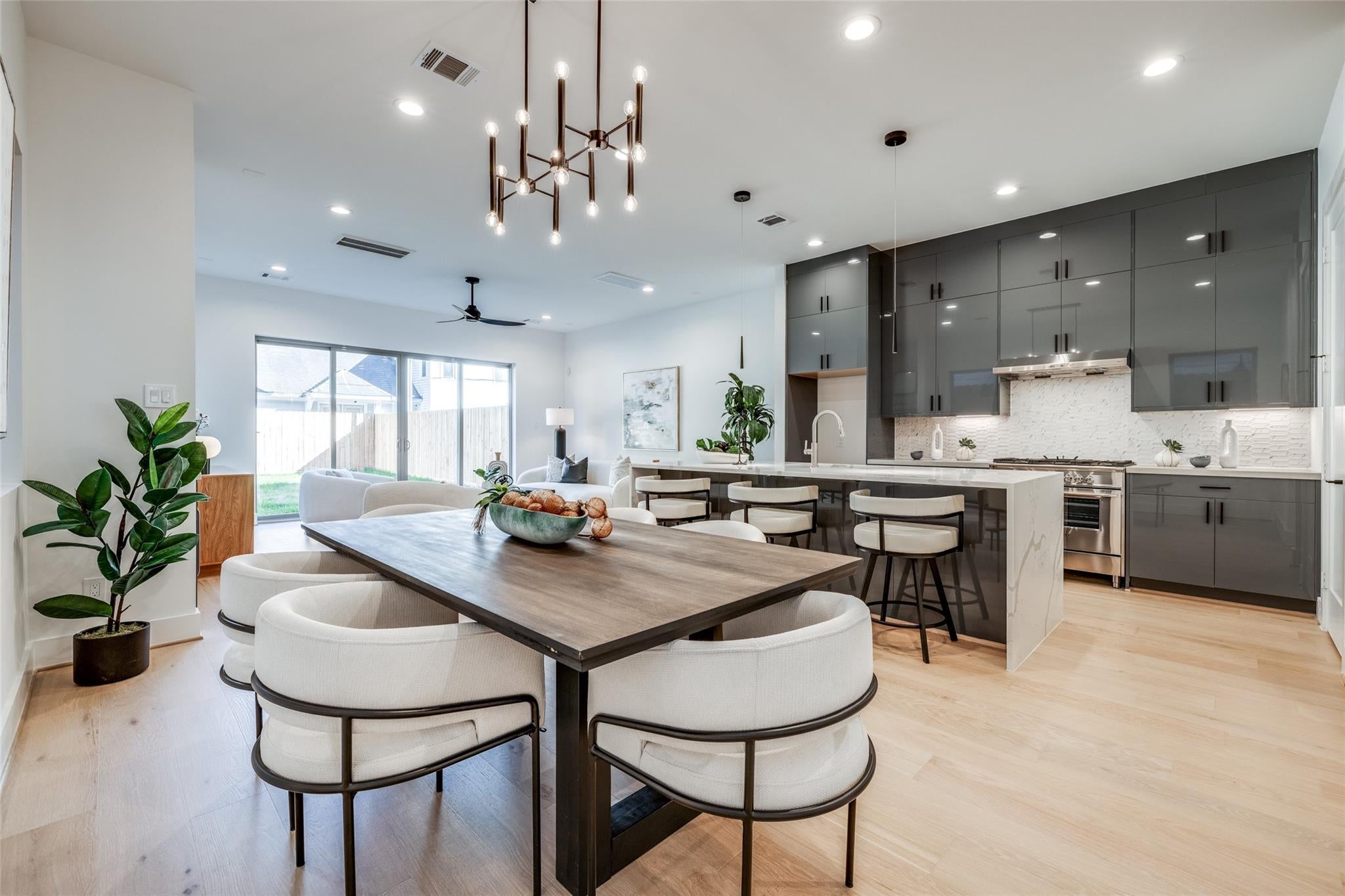 2412 Quenby St, Houston, TX 77005 photo