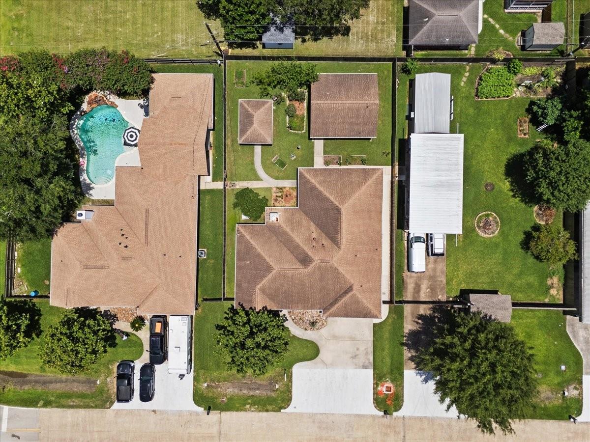 607 Sharondoah Dr, Highlands, TX 77562 photo