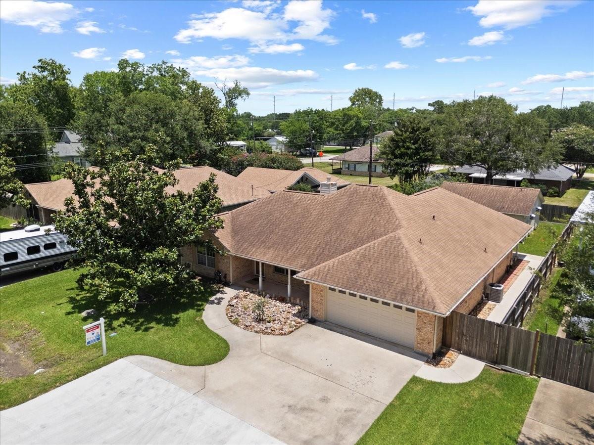 607 Sharondoah Dr, Highlands, TX 77562 photo