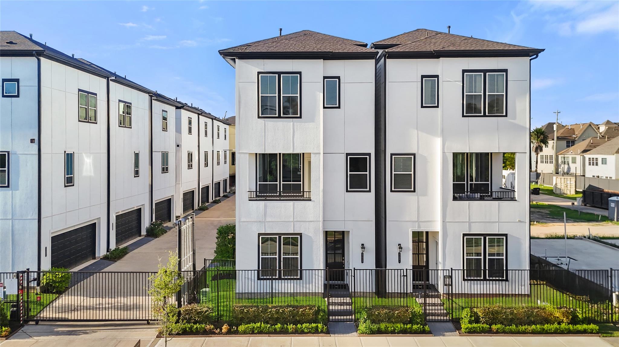 2704 Grand Fountains Dr, Houston, TX 77054