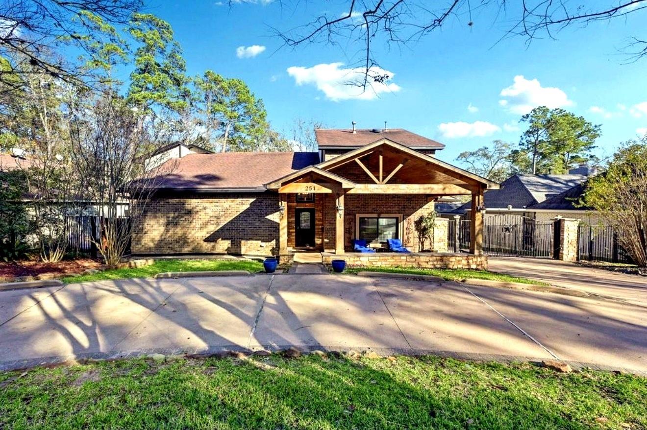 251 Spring Edge Dr, Conroe, TX 77356 photo
