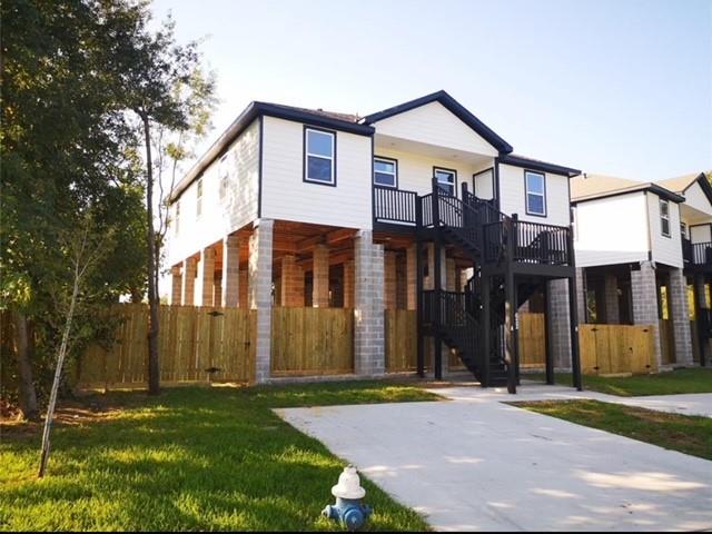622 Maple Way, Houston, TX 77015