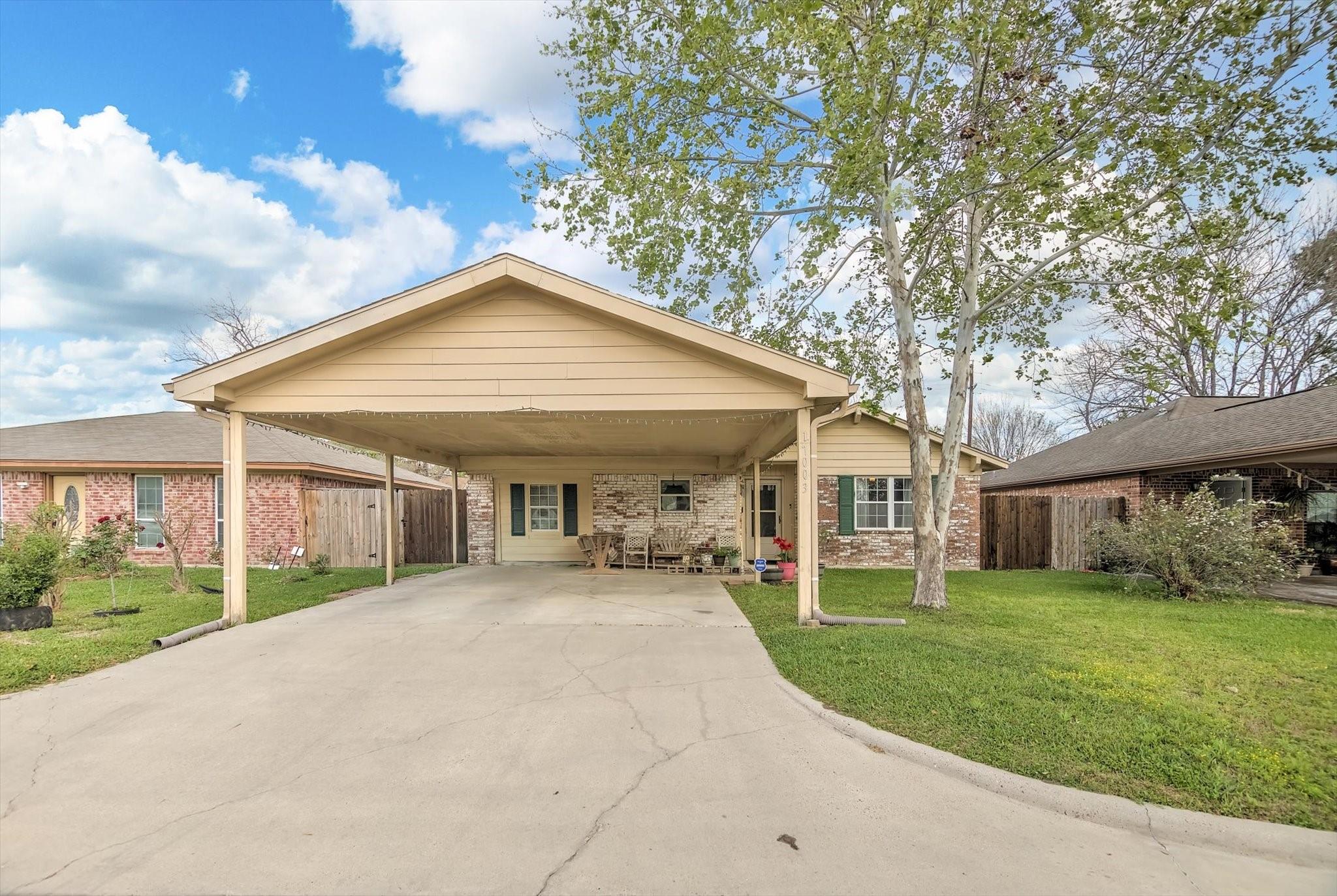 17003 Blairwood Dr, Houston, TX 77049 photo