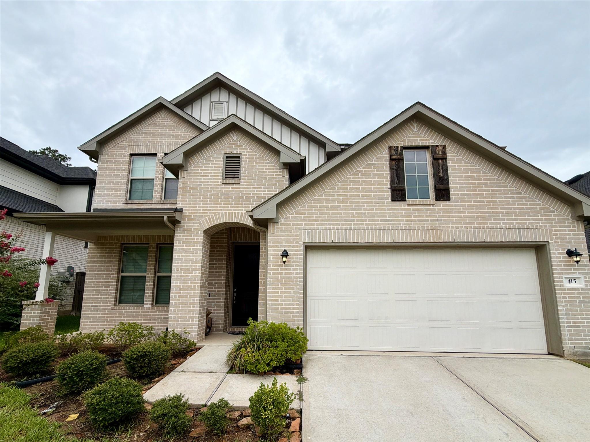 415 Northern Pike Dr, Willis, TX 77318