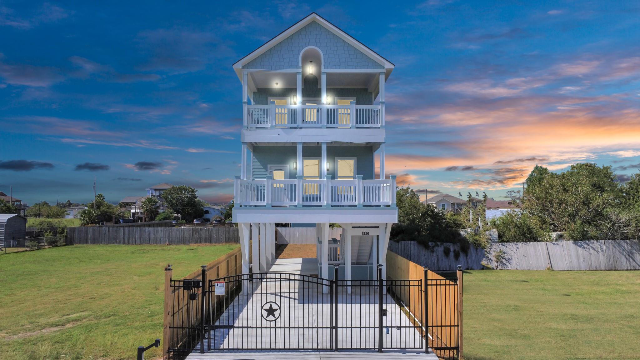 1008 20 St, Dickinson, TX 77539 photo
