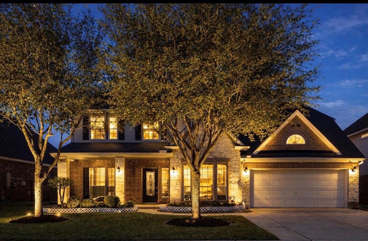 1230 Martinez Ct, Friendswood, TX 77546