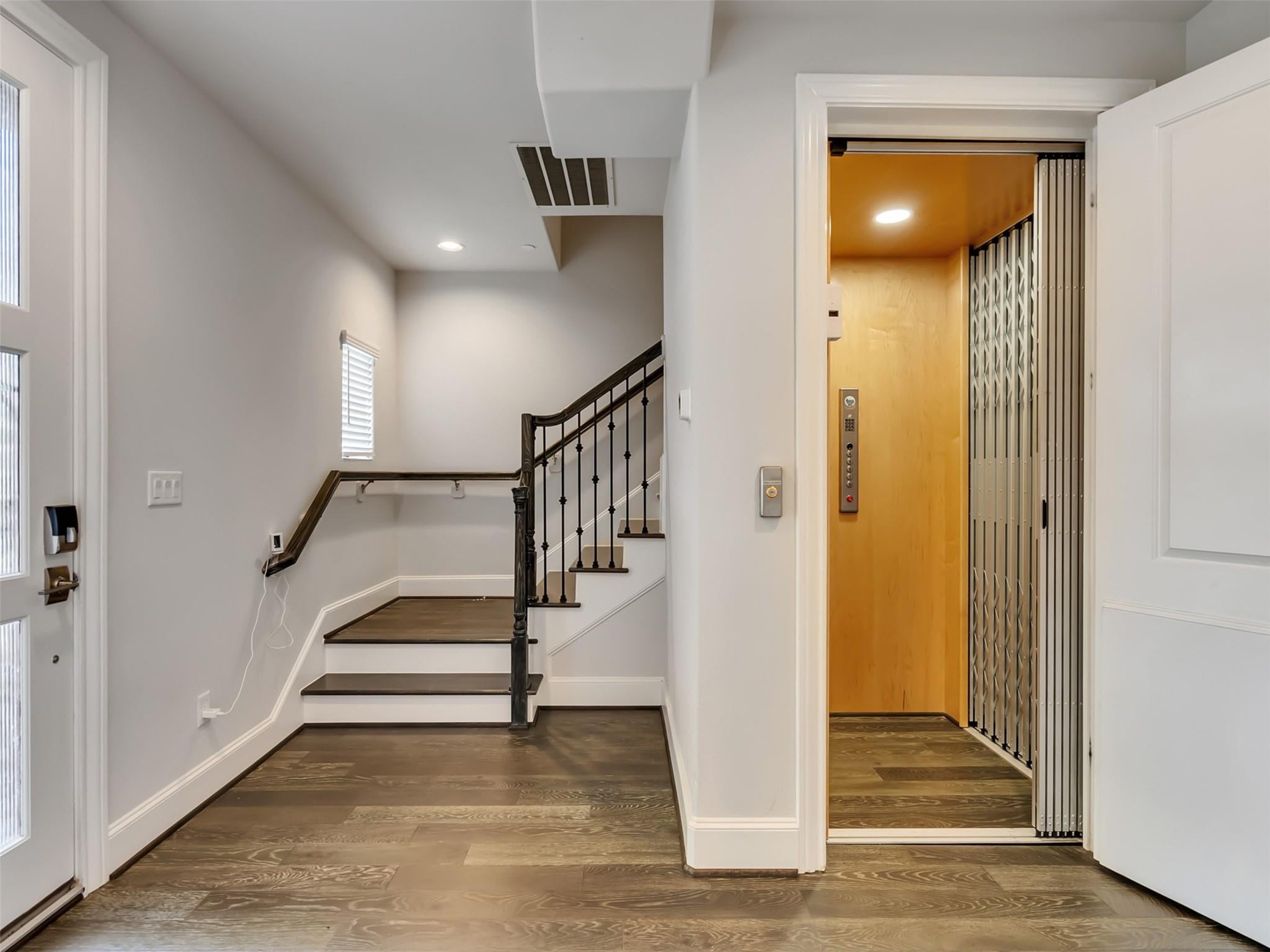 6014 Matthew Oaks Pl, Houston, TX 77007 photo