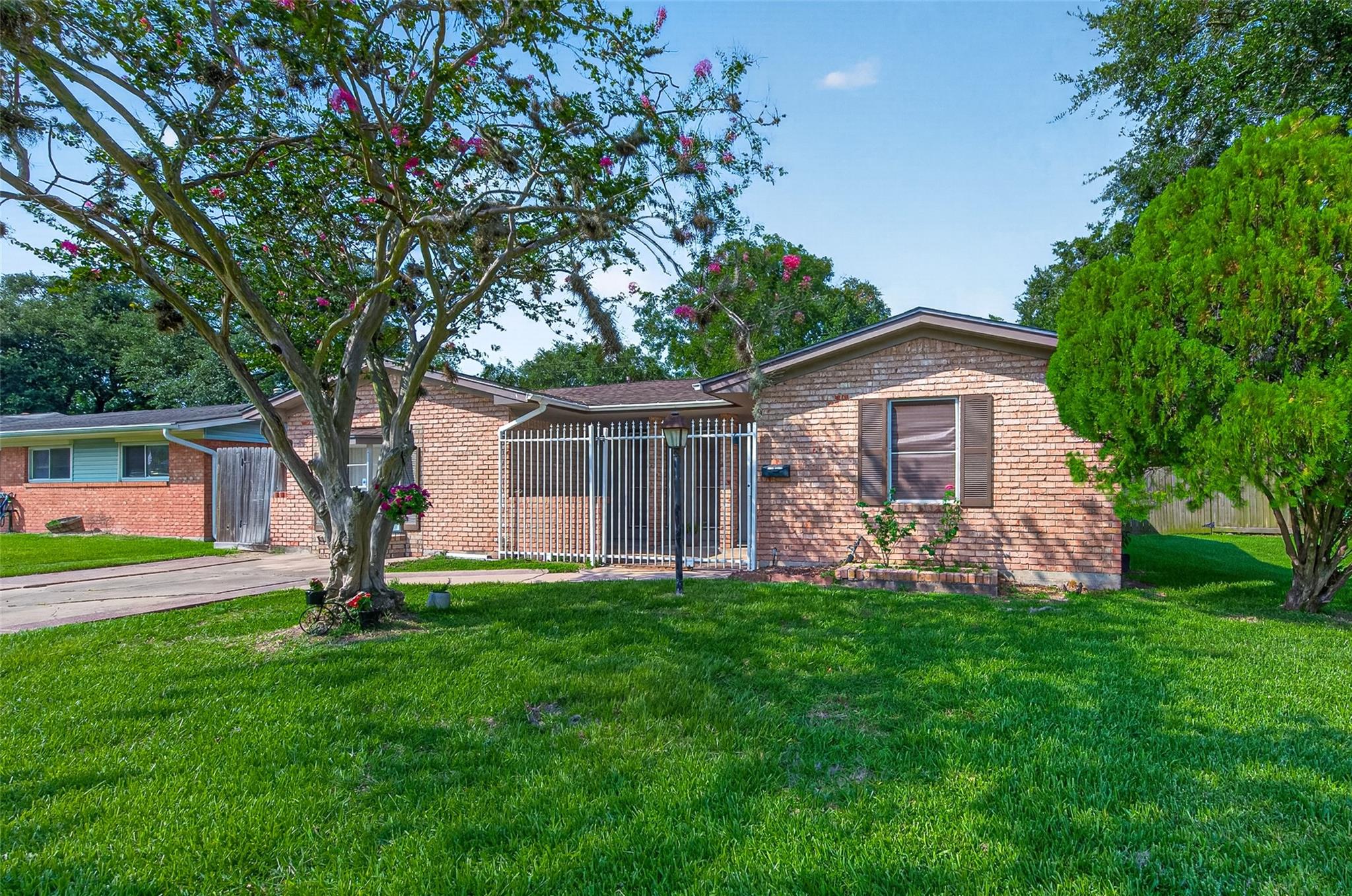 10635 Seaford Dr, Houston, TX 77089 photo