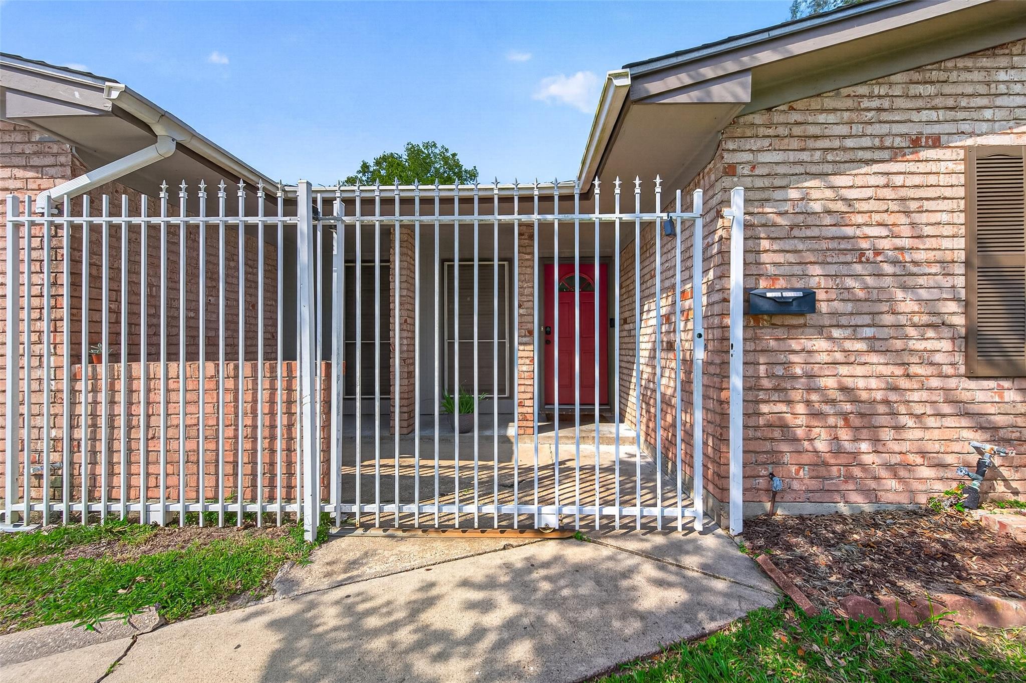 10635 Seaford Dr, Houston, TX 77089 photo