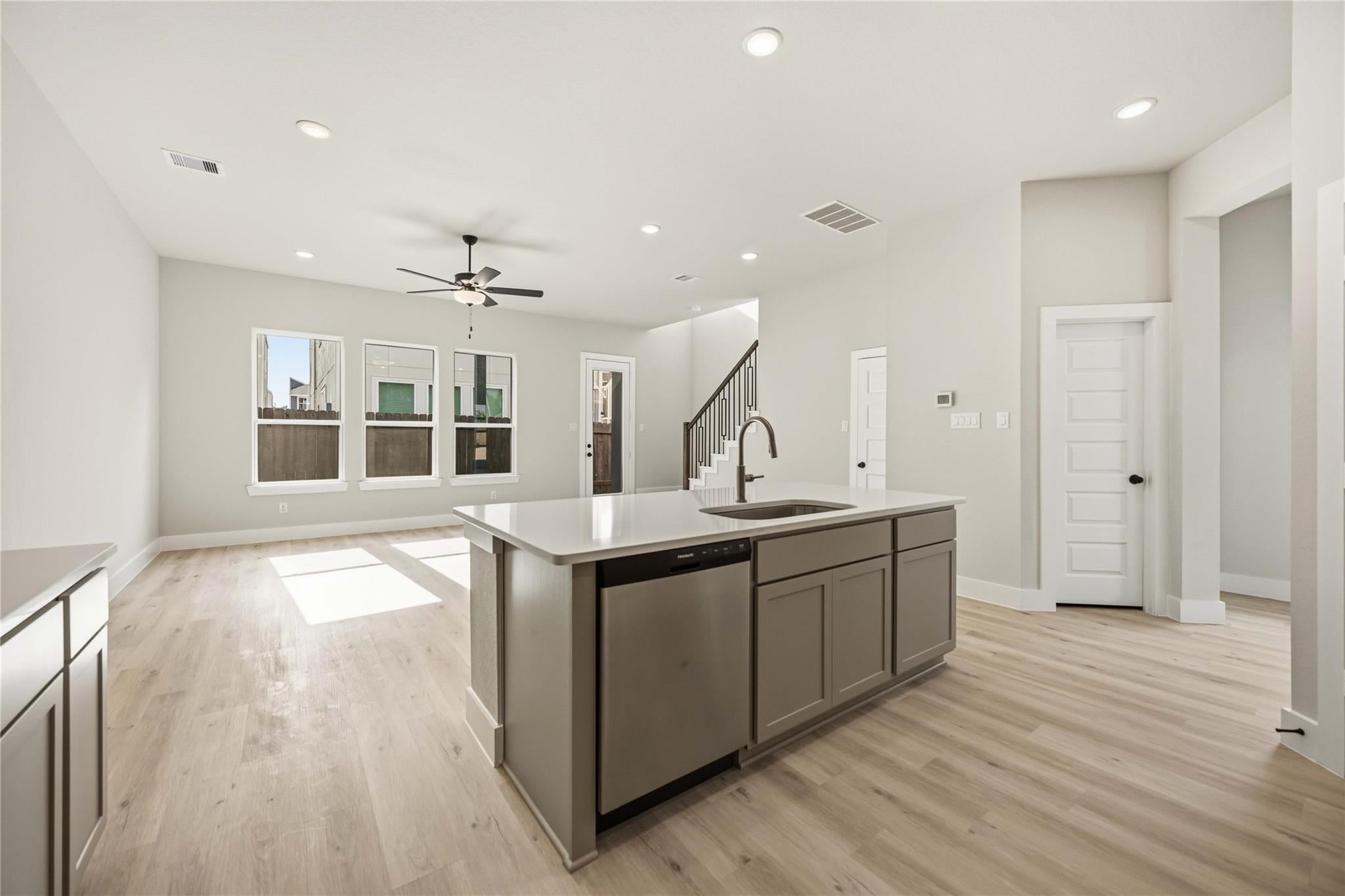 13219 Retiro Dr, Houston, TX 77047 photo