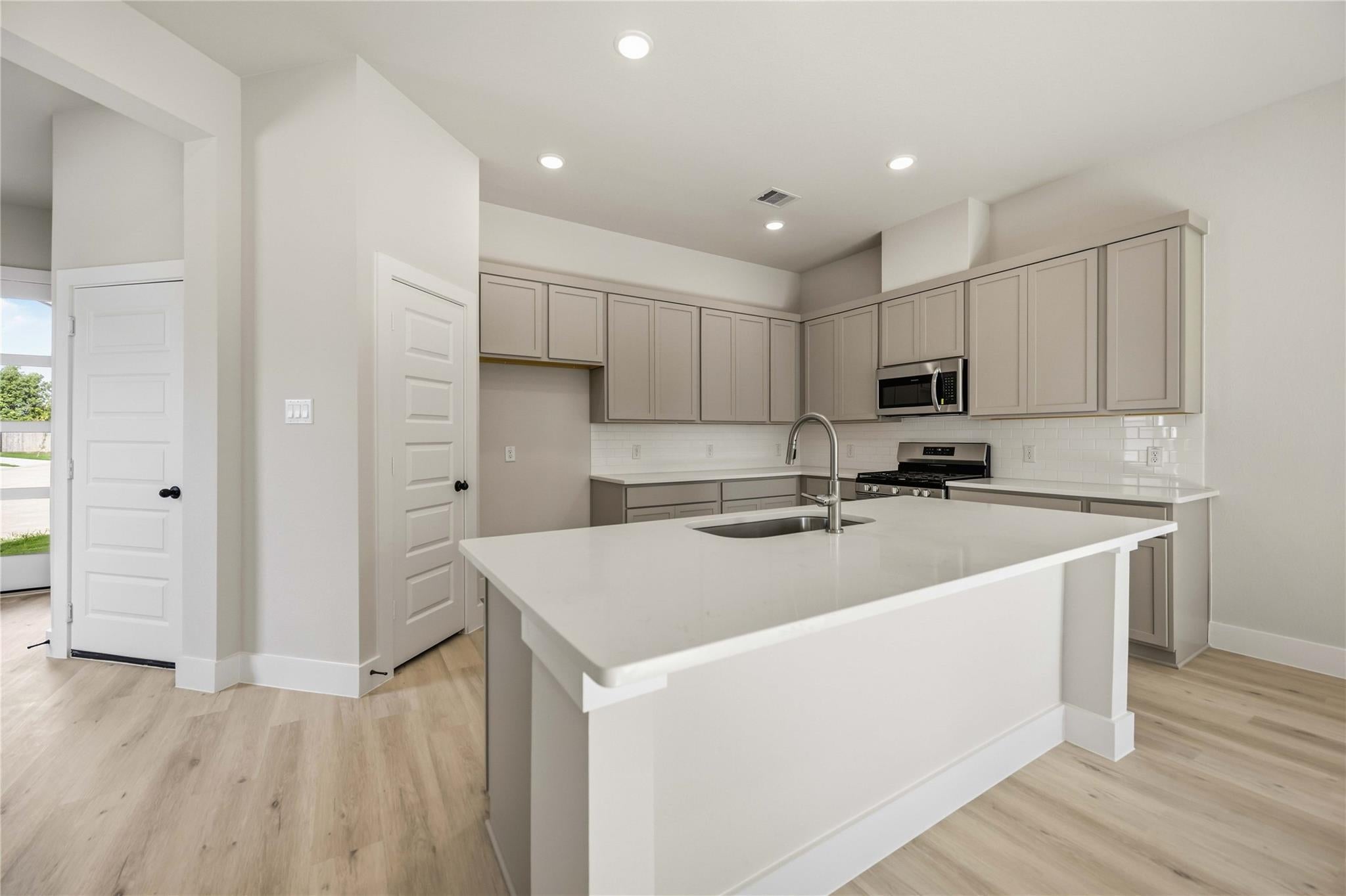 13219 Retiro Dr, Houston, TX 77047 photo