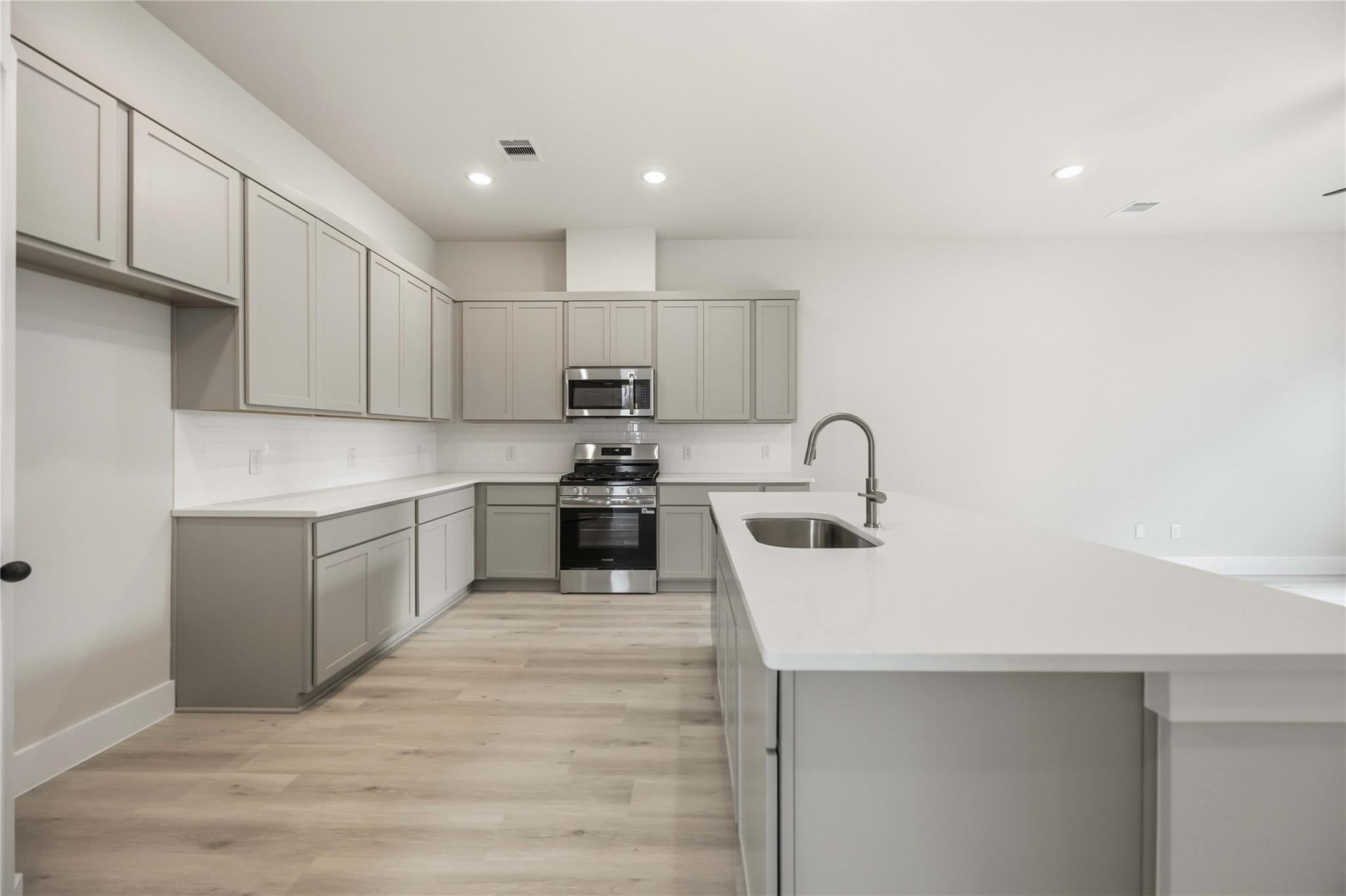 13219 Retiro Dr, Houston, TX 77047 photo