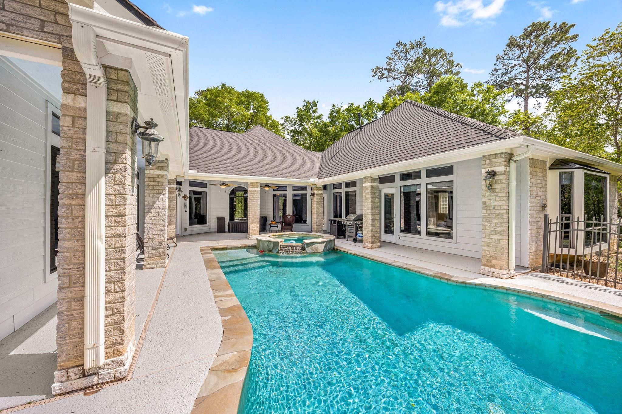 11956 White Oak Xing, Conroe, TX 77385 photo