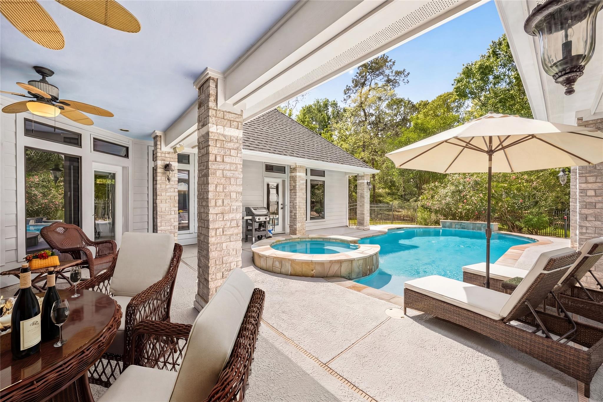 11956 White Oak Xing, Conroe, TX 77385 photo