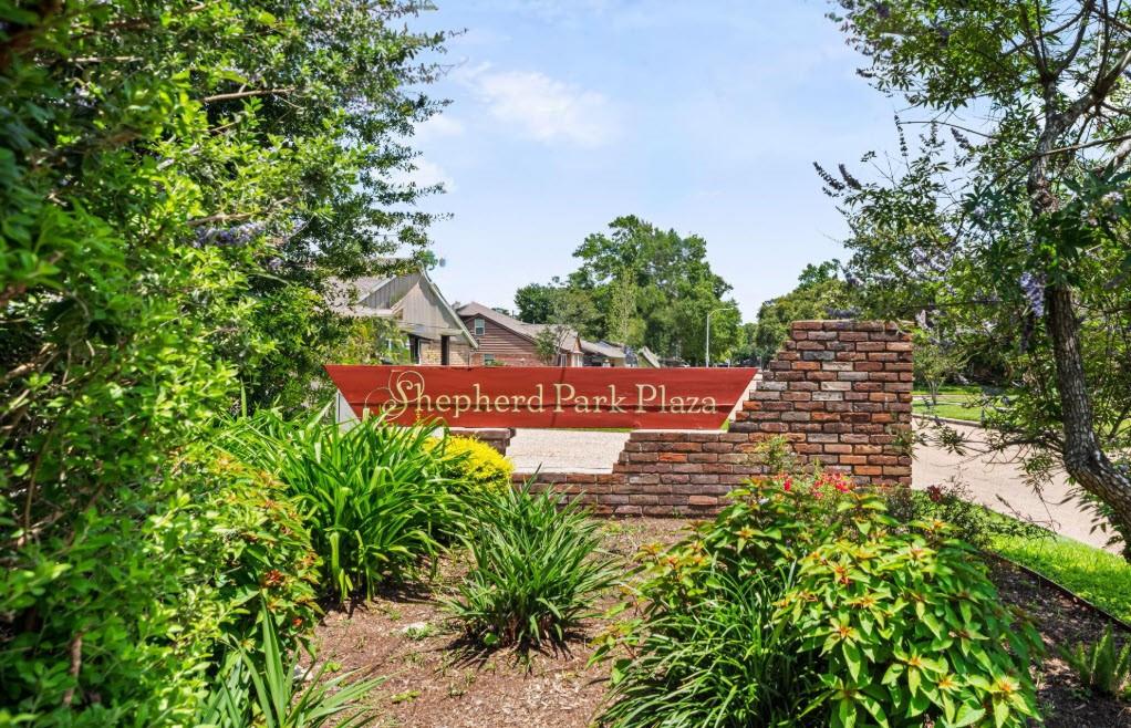 1004 Candlelight Ln, Houston, TX 77018 photo