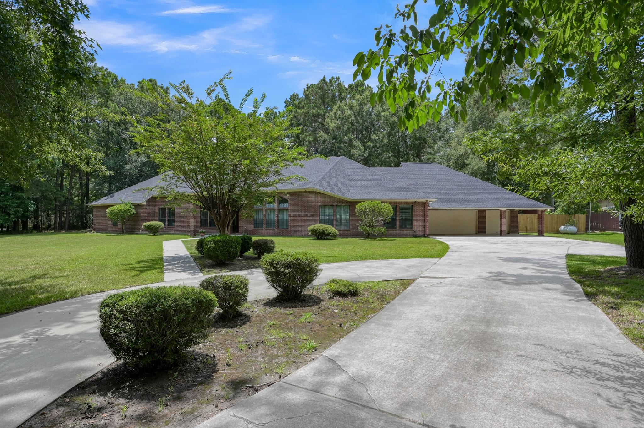 910 Commons Way Ct, Huffman, TX 77336 photo