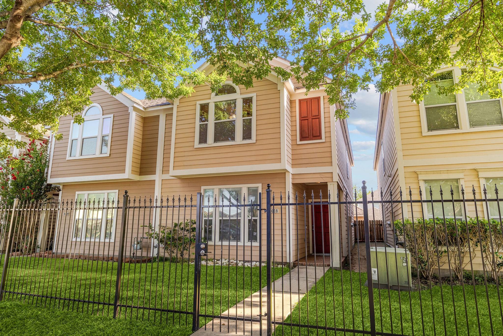 8018 Grow Ln, Houston, TX 77040