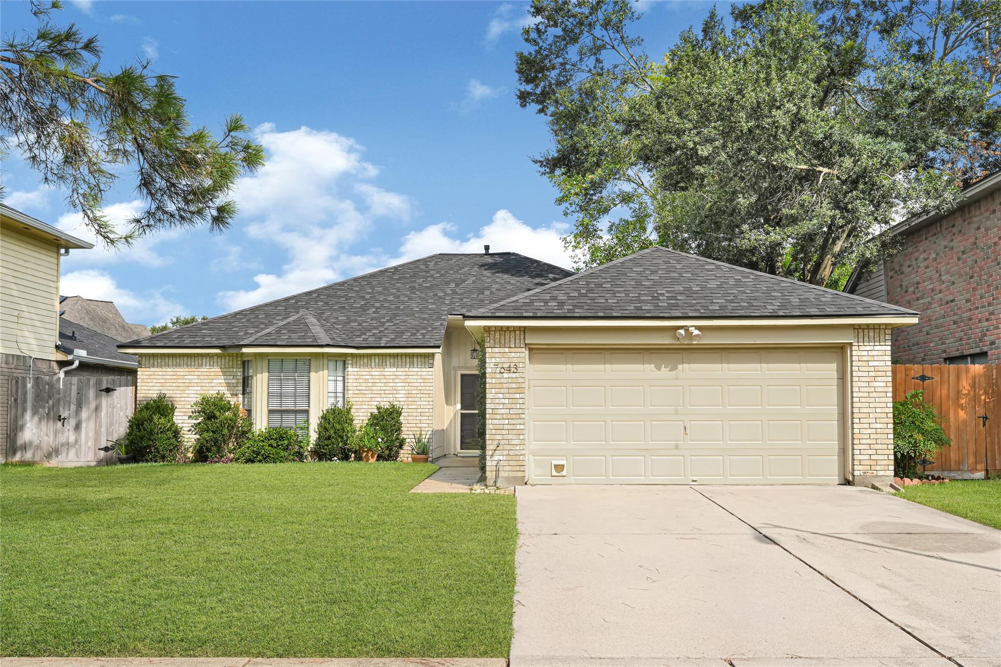 7643 Ashton Dr, Houston, TX 77095 photo