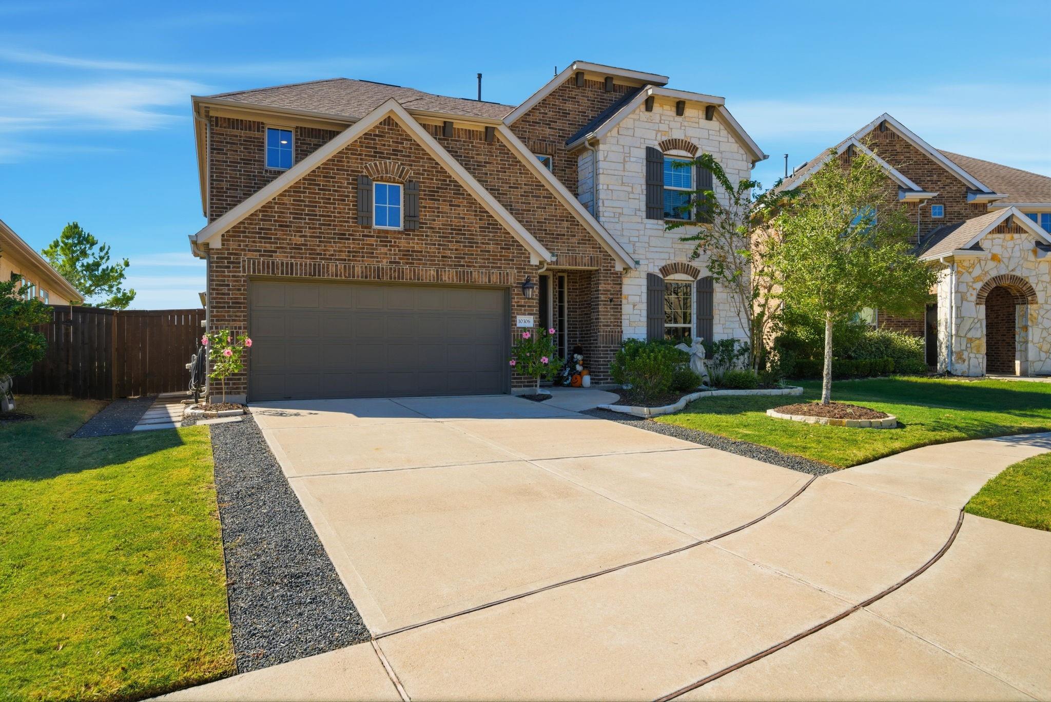 10306 Aldrin Dr, Iowa Colony, TX 77583