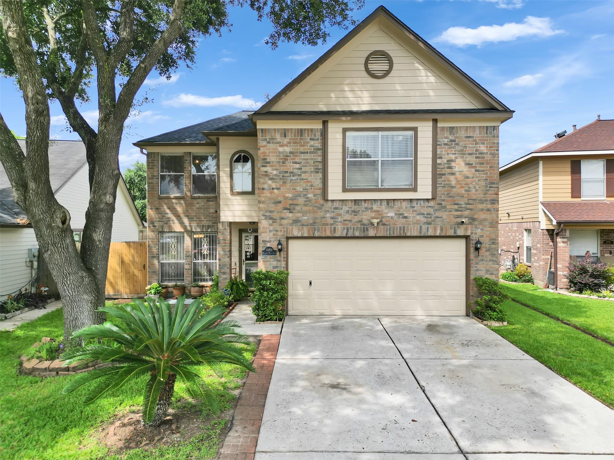 10811 Meadow Walk Ln, Houston, TX 77067