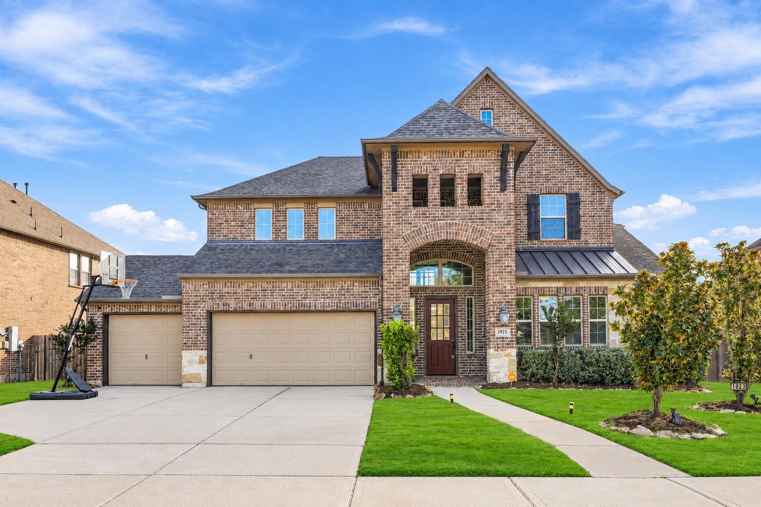 1923 Opal Field Ln, Rosenberg, TX 77469