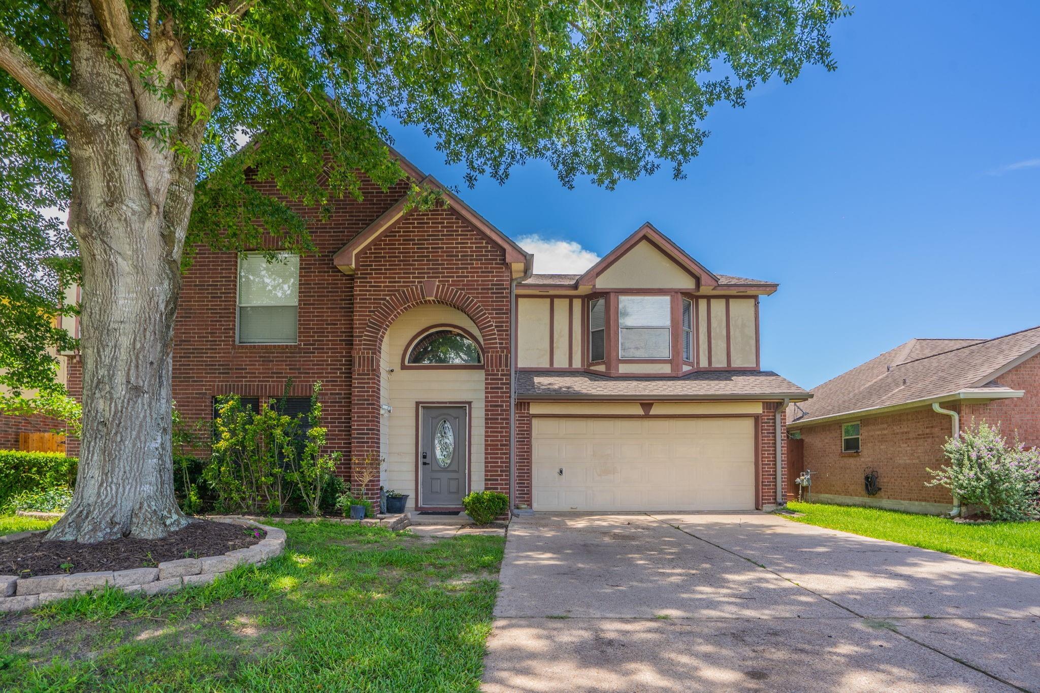 2304 Caroline St, Dickinson, TX 77539