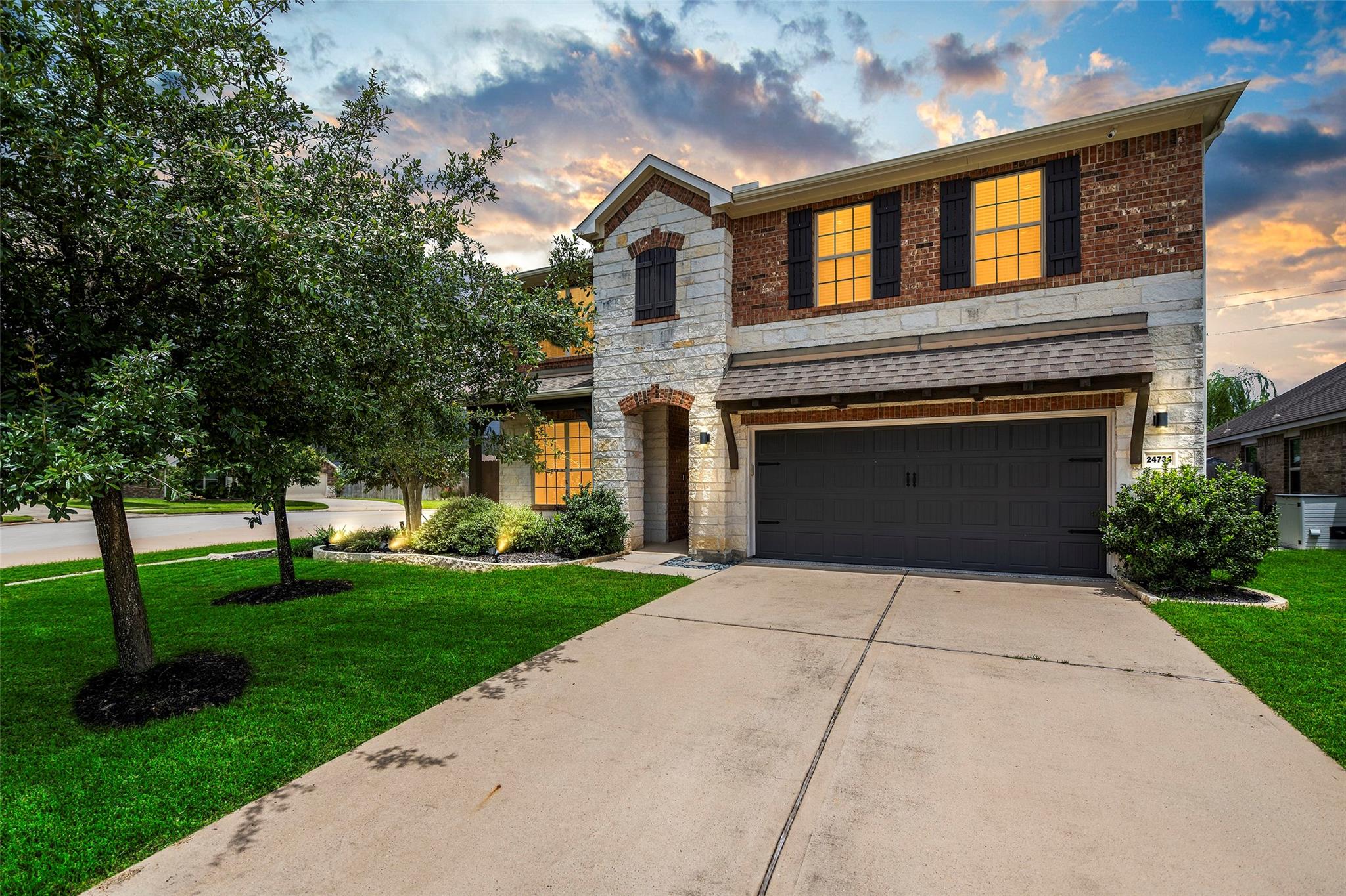 24734 Emerald Pool Falls Dr, Tomball, TX 77375