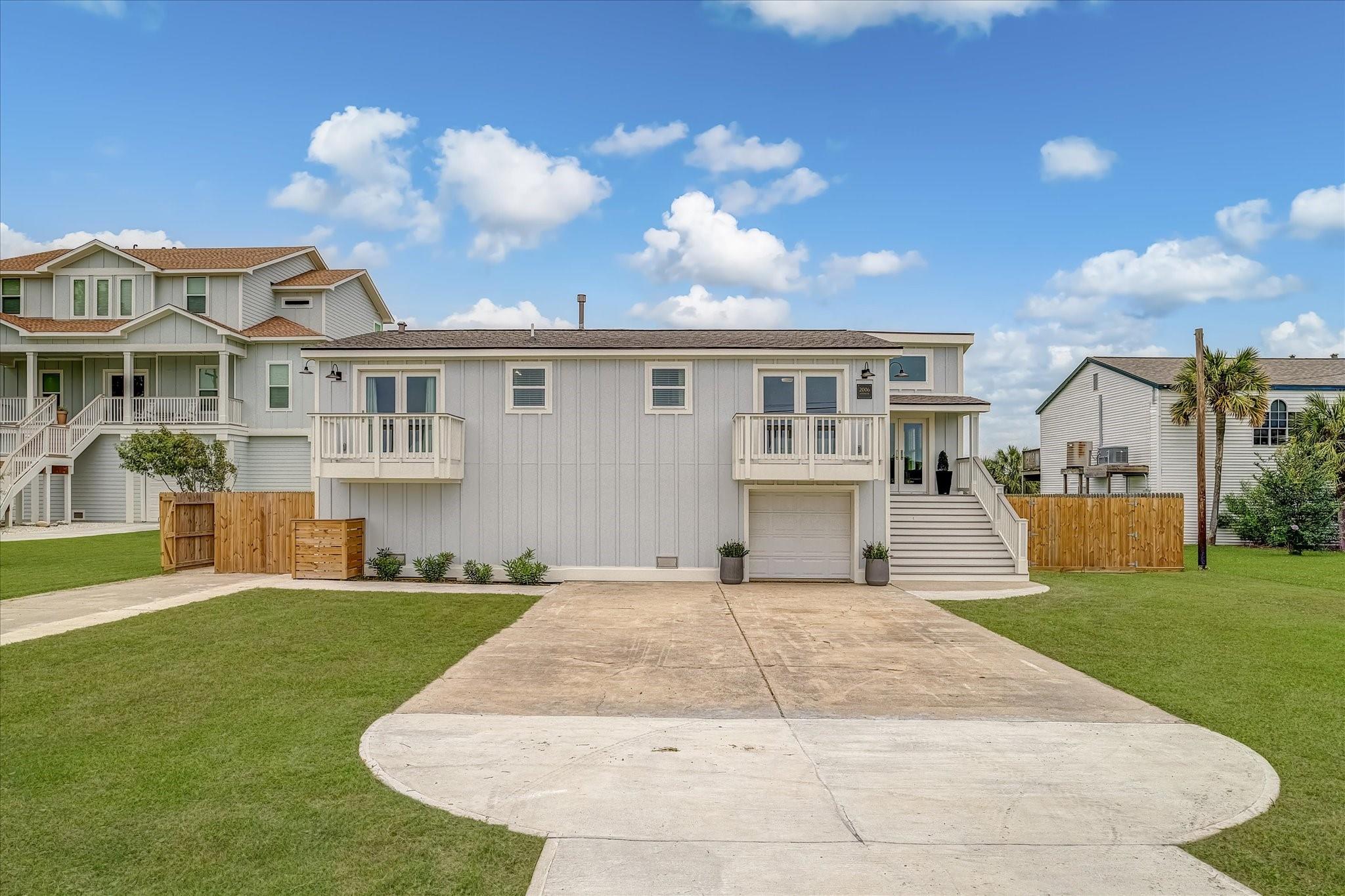 2006 Sydnor Ln, Galveston, TX 77554 photo