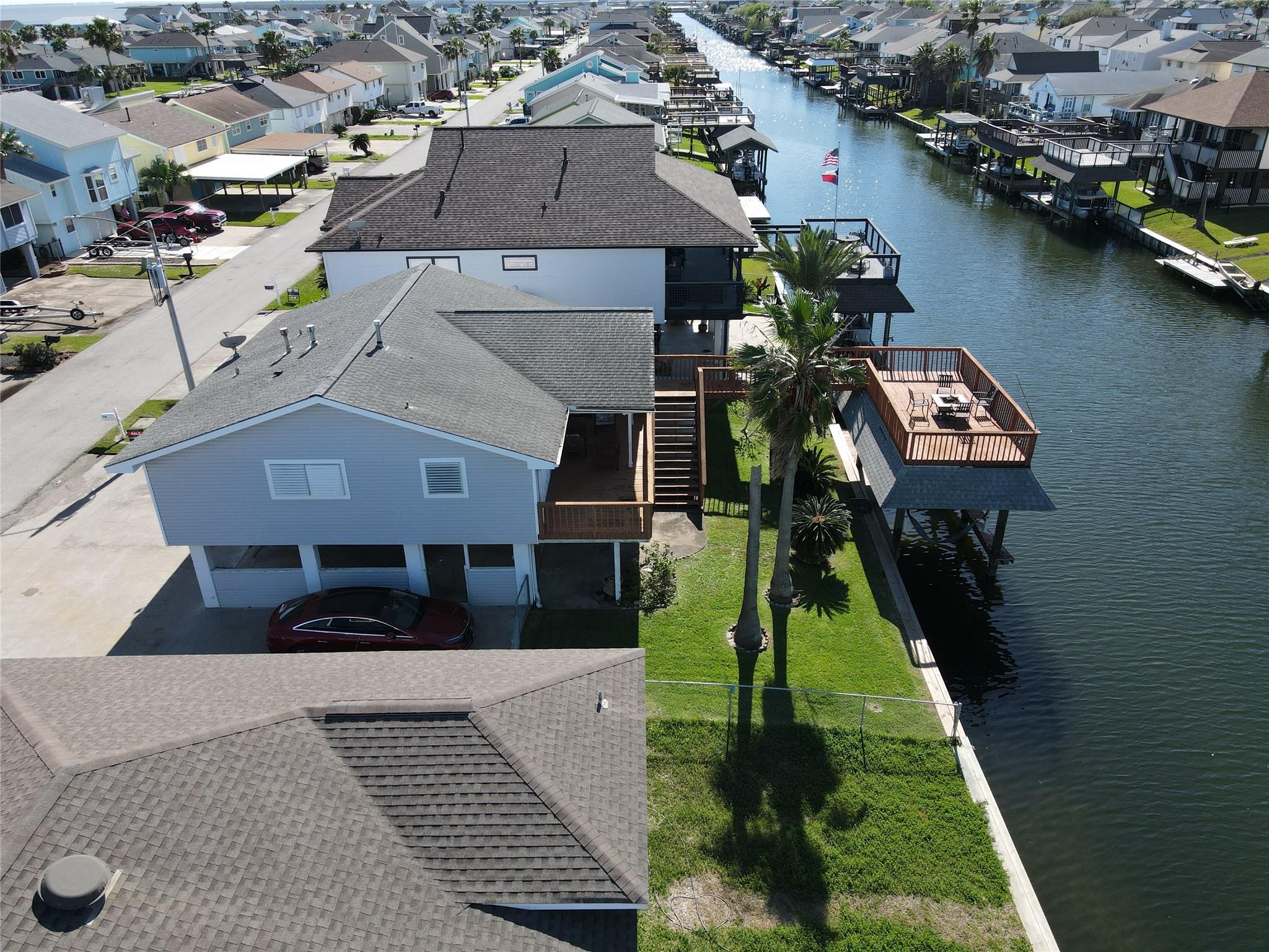 1006 Redfish St, Bayou Vista, TX 77563 photo