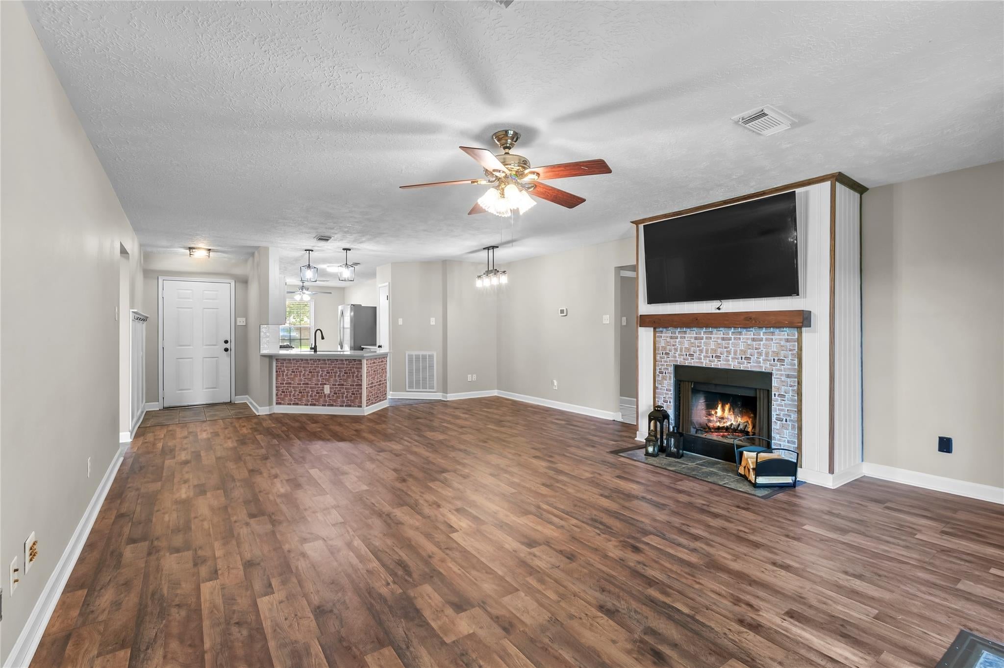 2124 Towers Bridge Rd, Pearland, TX 77581 photo