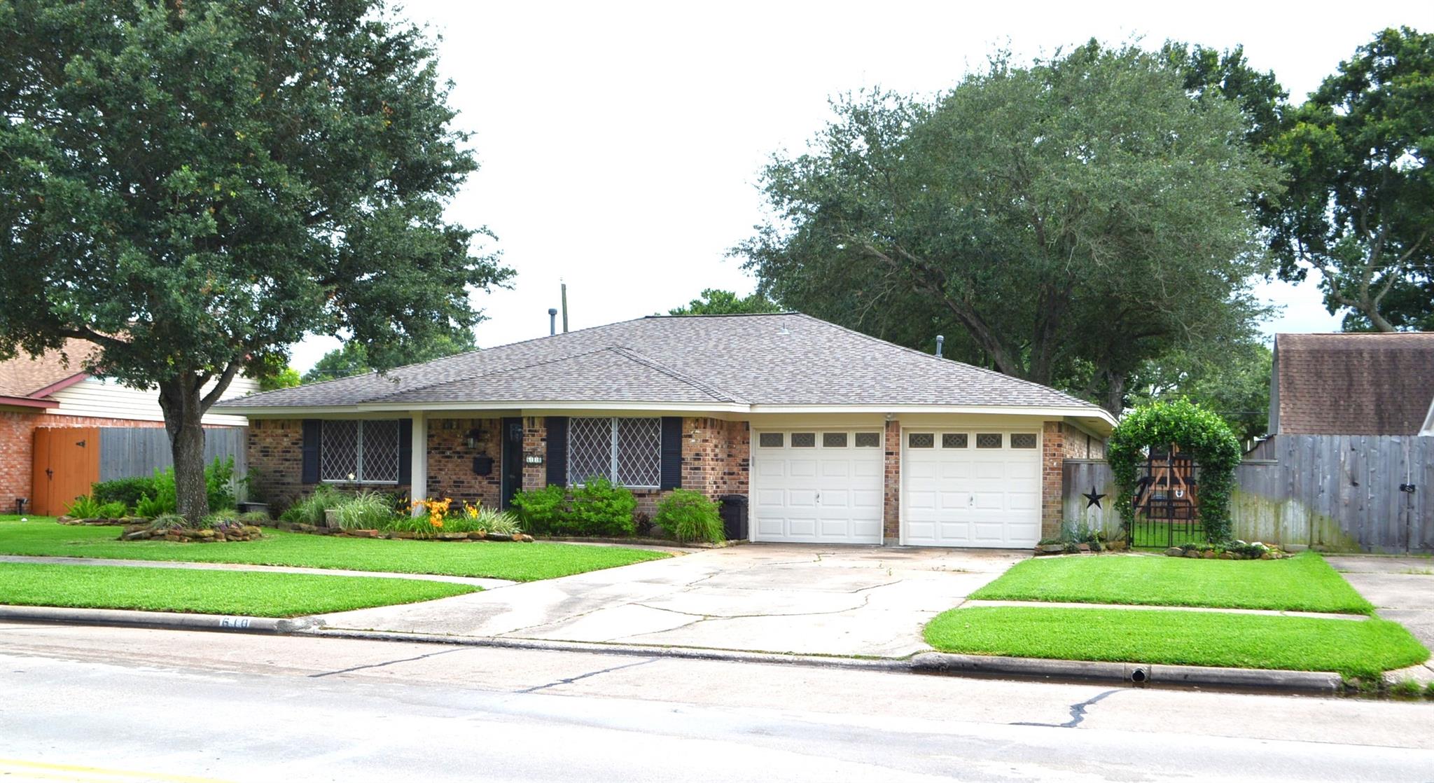 610 E X St, Deer Park, TX 77536 photo