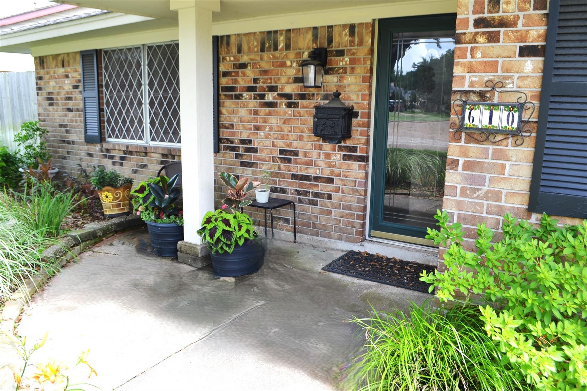 610 E X St, Deer Park, TX 77536 photo