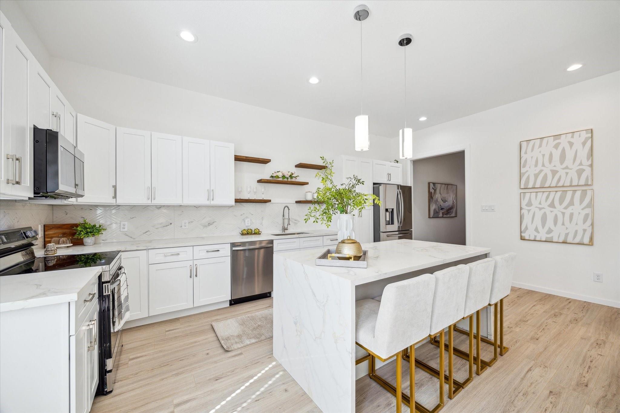 927 Bianco Ln, Houston, TX 77091 photo