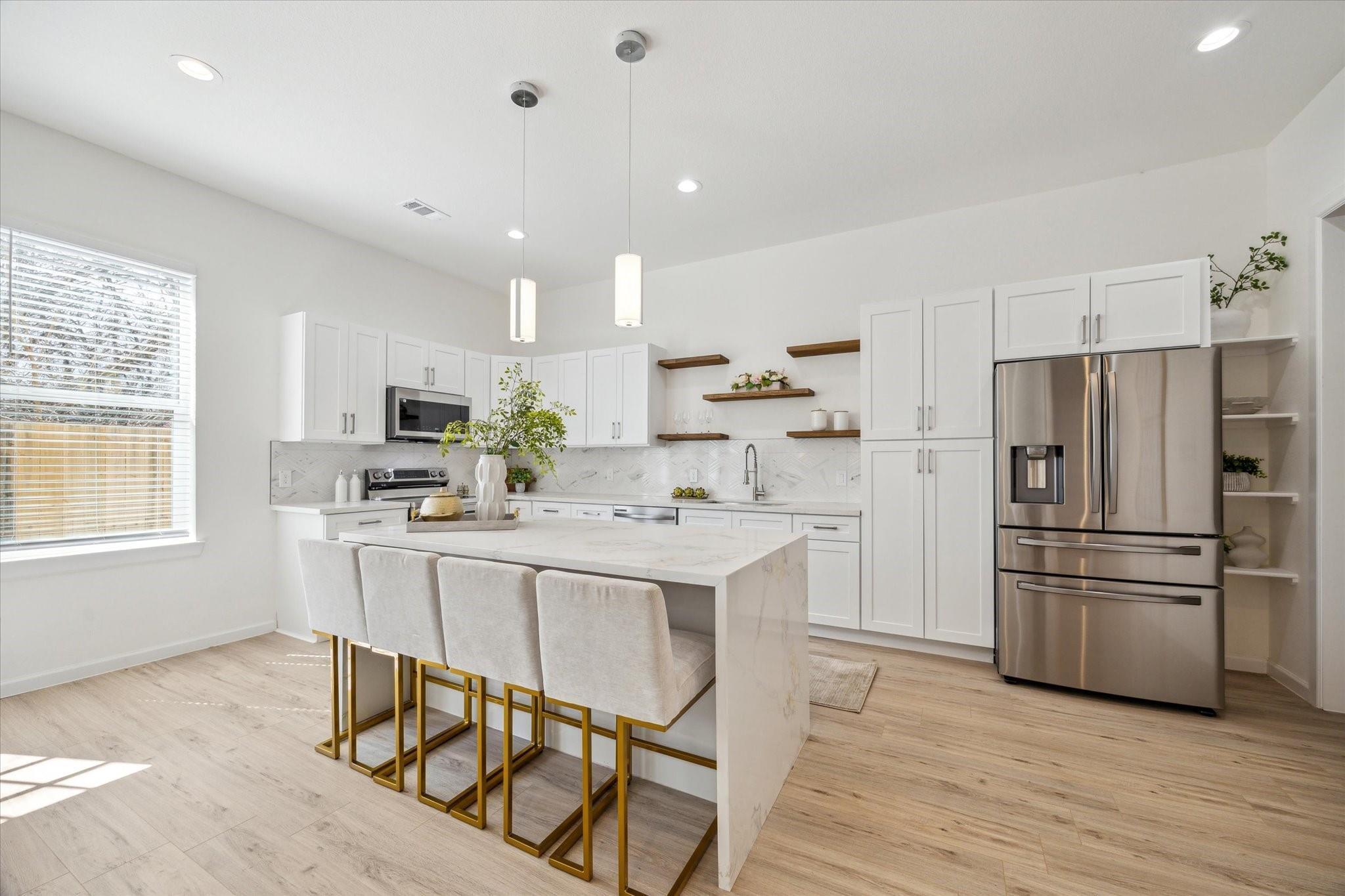 927 Bianco Ln, Houston, TX 77091 photo