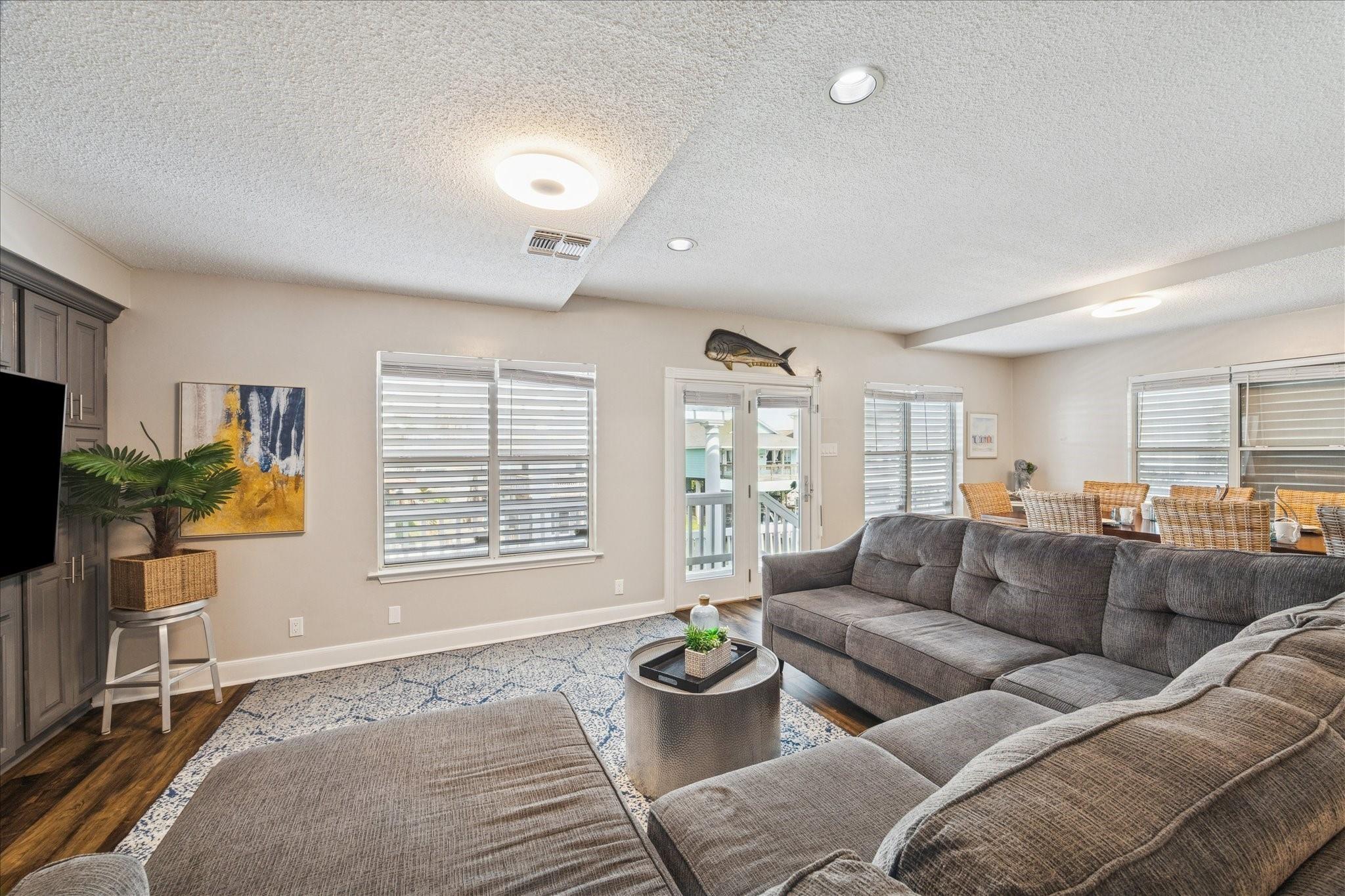 1330 Coral Way, Tiki Island, TX 77554 photo